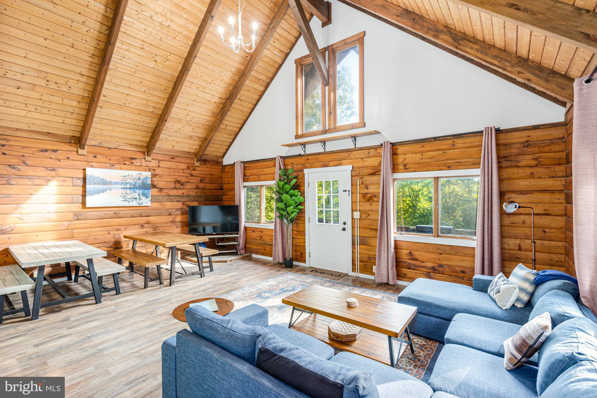 COLONIAL VILLAGE - Residential