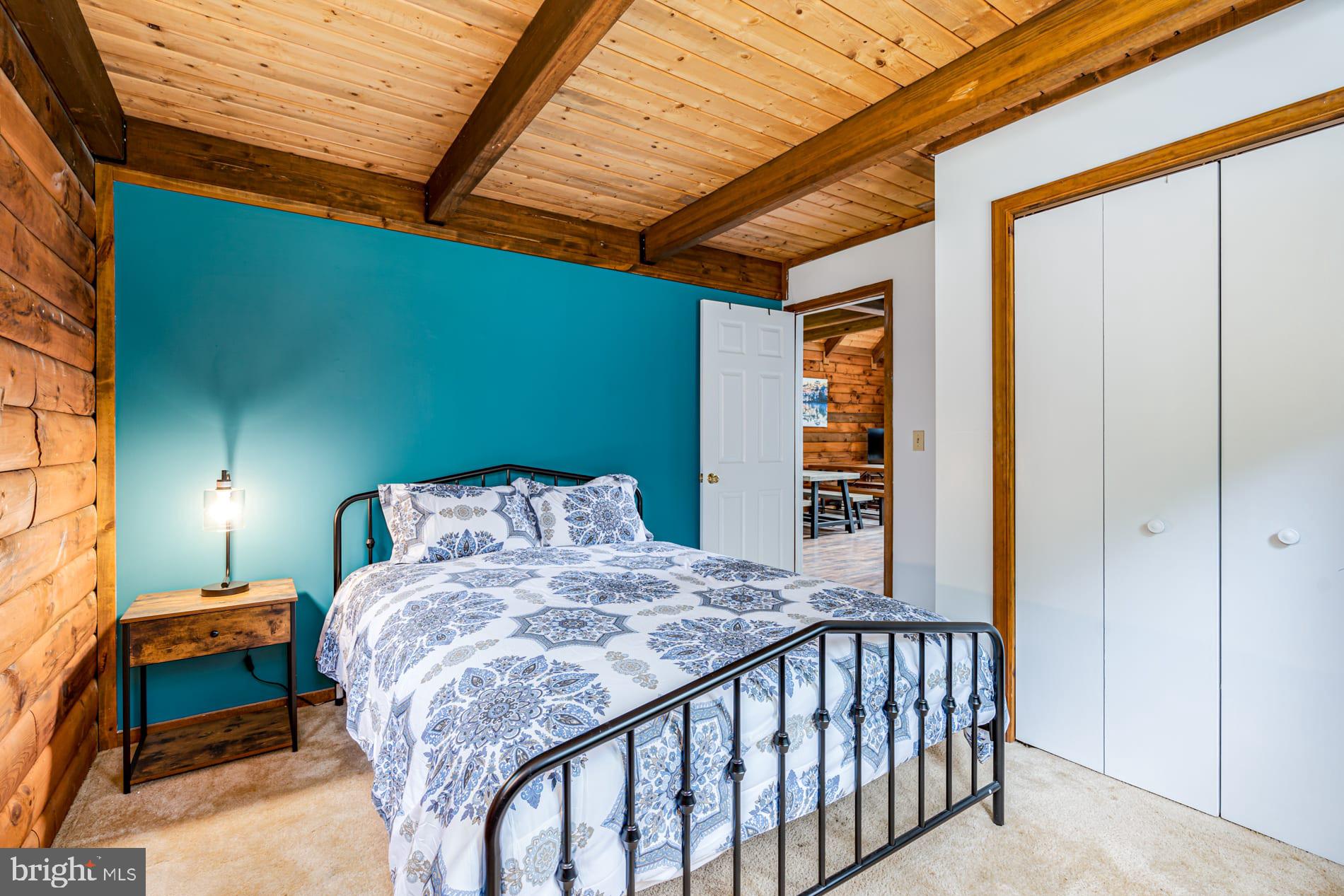 COLONIAL VILLAGE - Residential