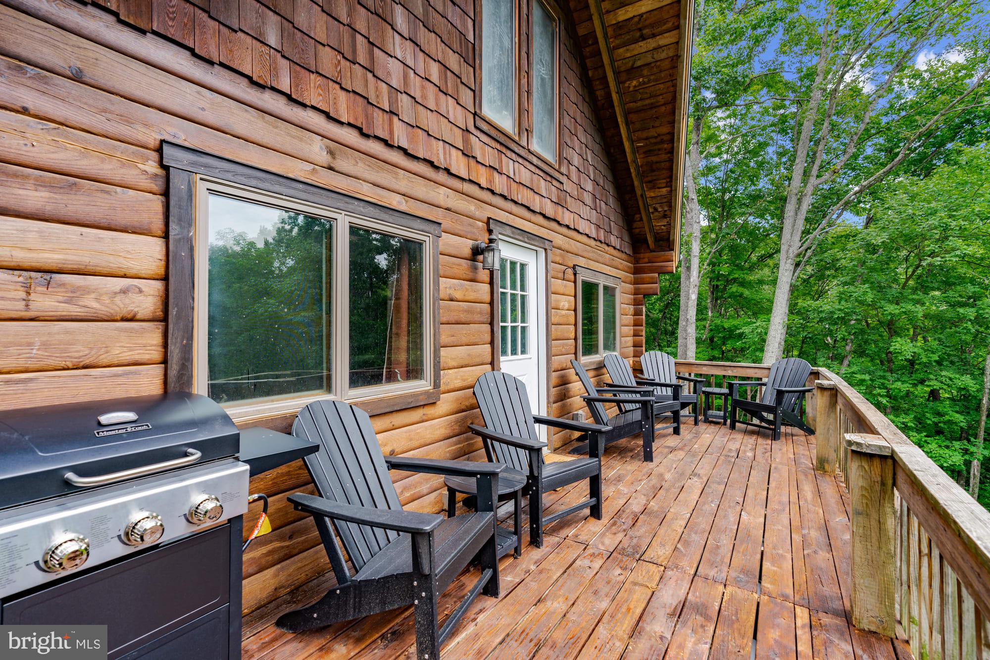 COLONIAL VILLAGE - Residential