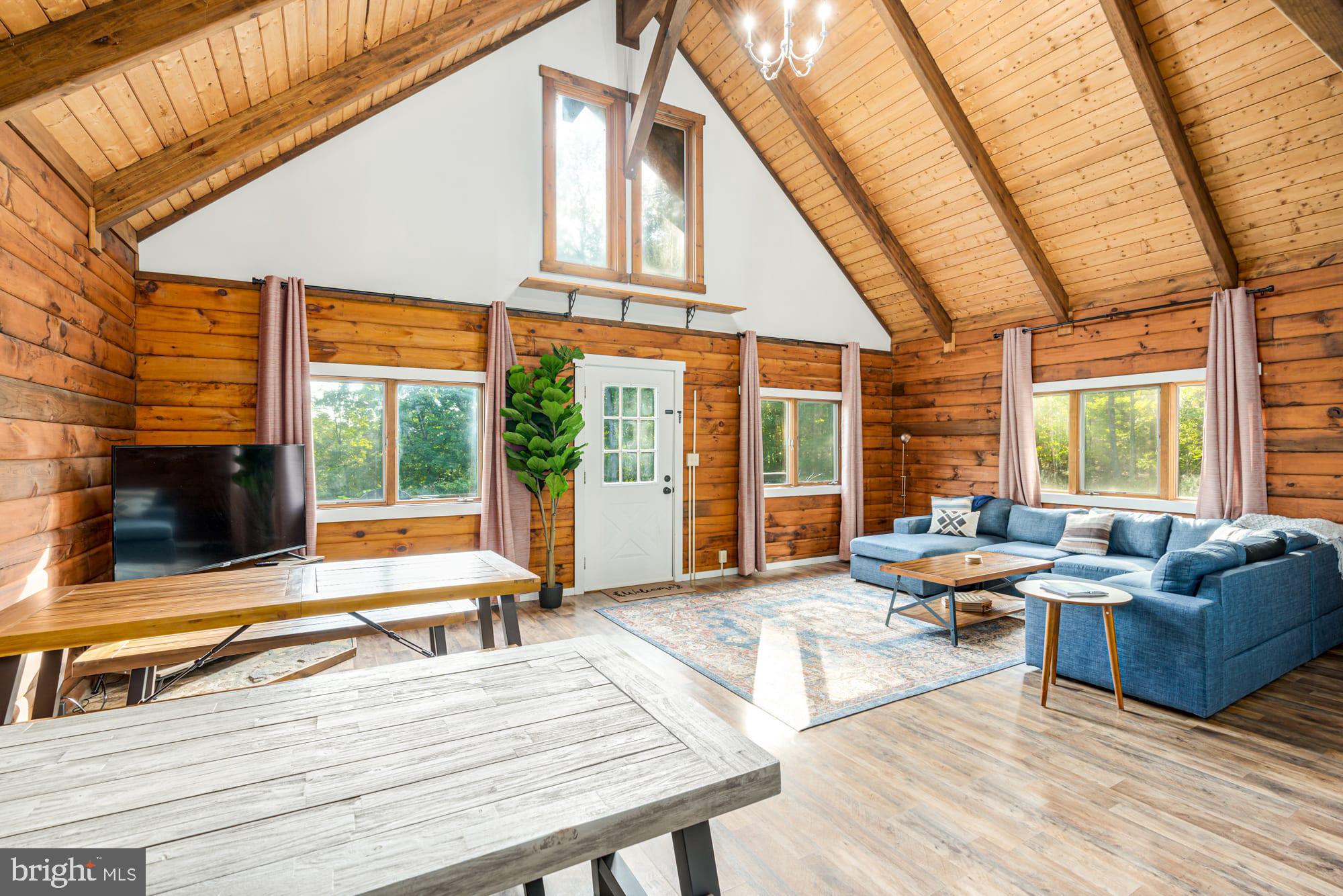 COLONIAL VILLAGE - Residential