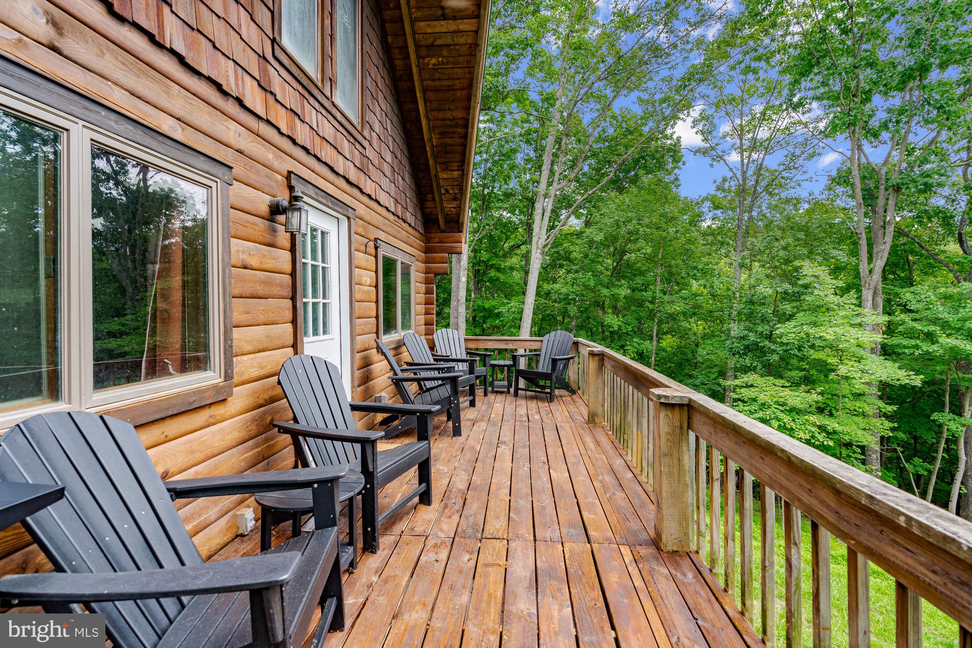 COLONIAL VILLAGE - Residential