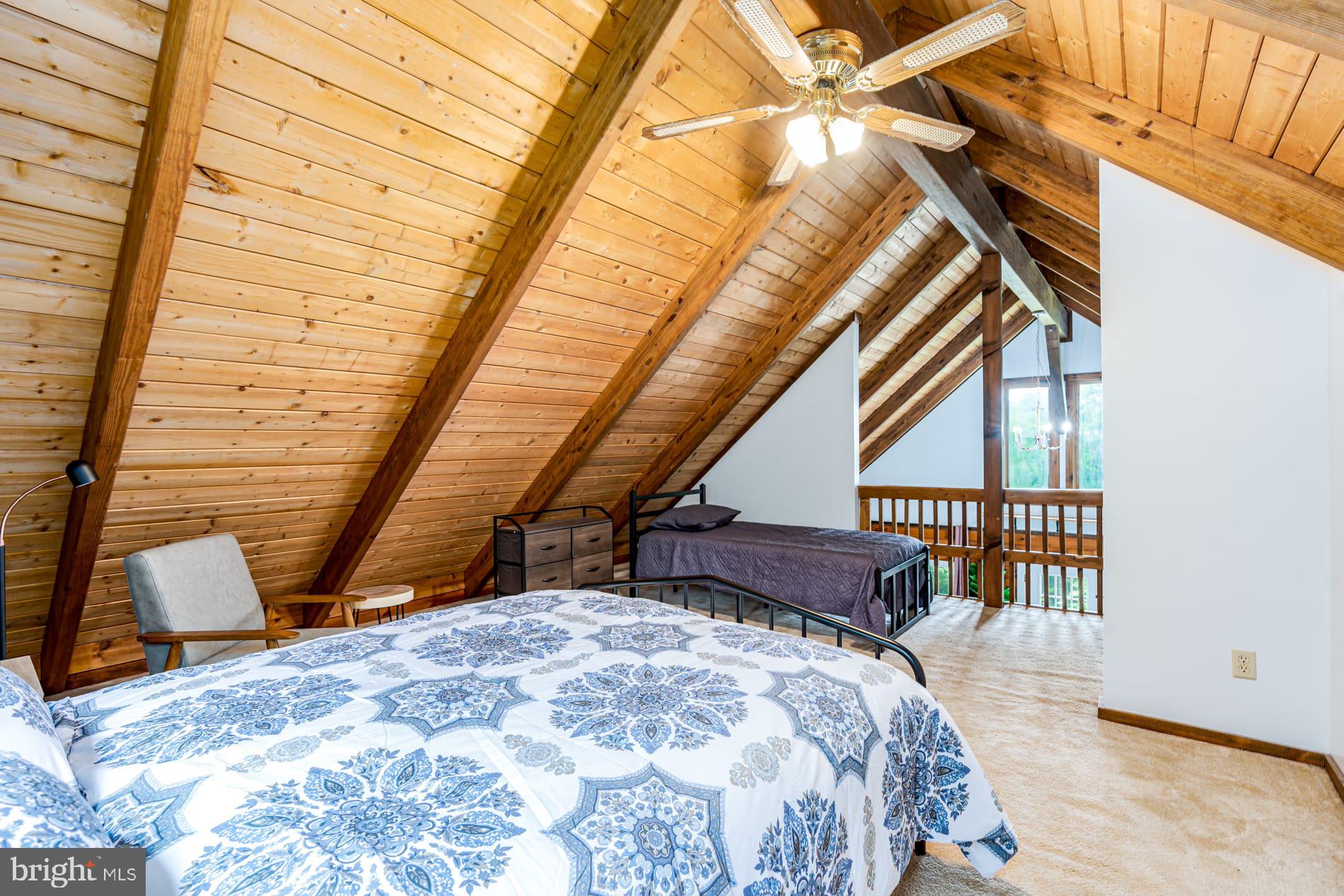 COLONIAL VILLAGE - Residential