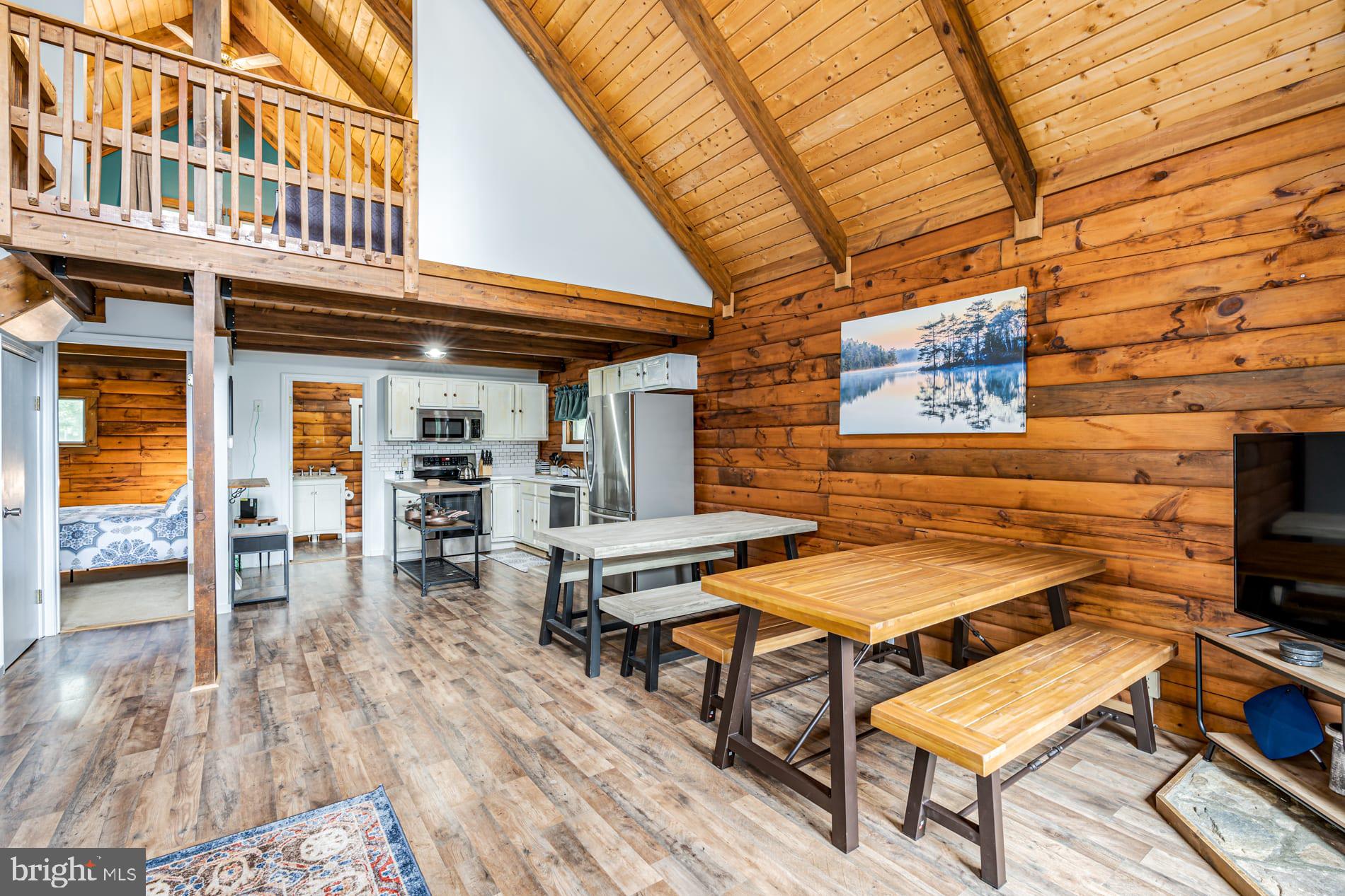 COLONIAL VILLAGE - Residential