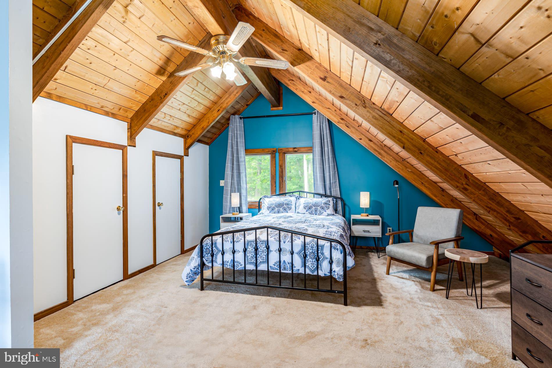 COLONIAL VILLAGE - Residential