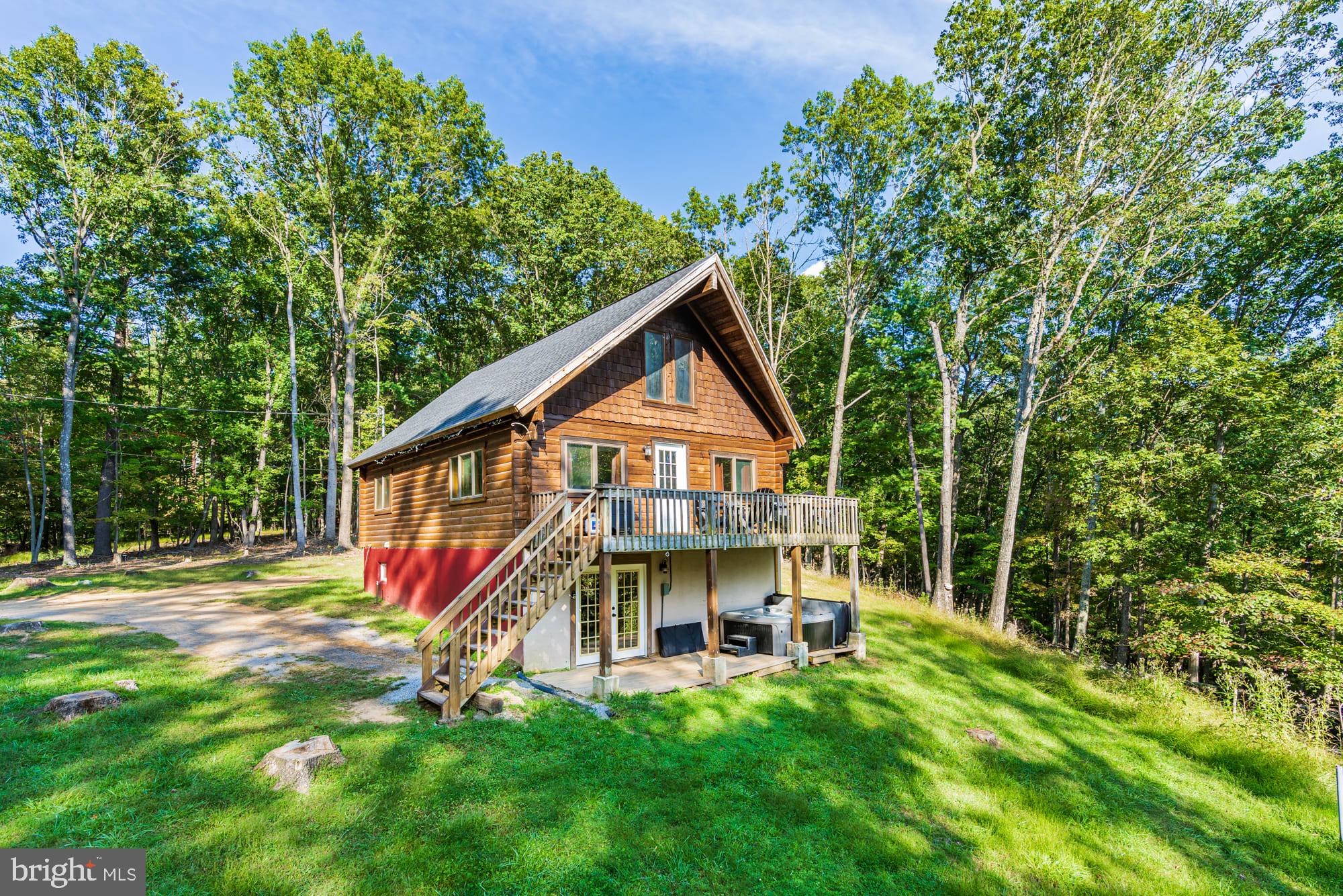 COLONIAL VILLAGE - Residential