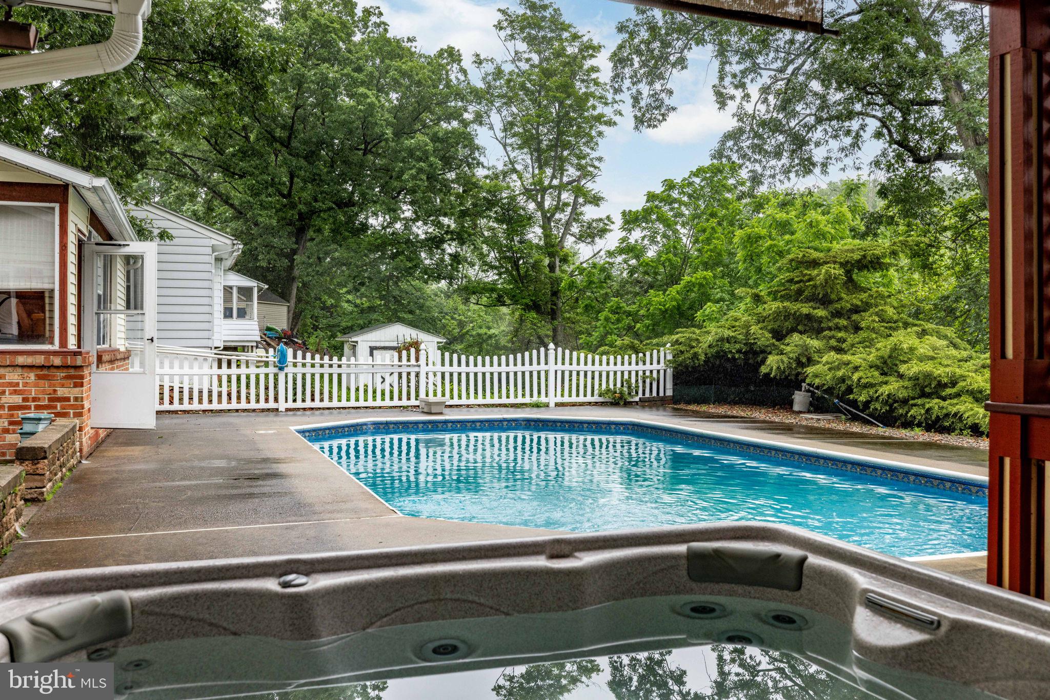 1056 WOODLAND DRIVE