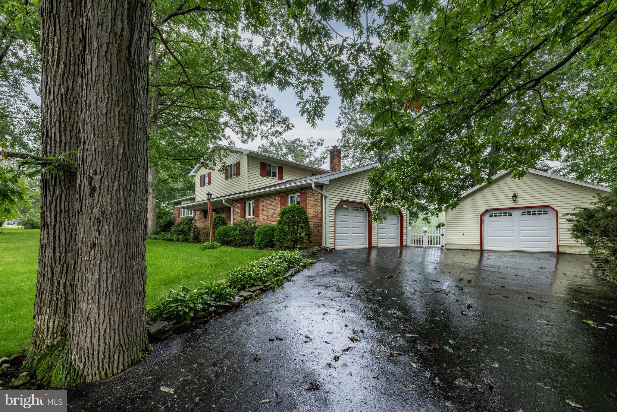 1056 WOODLAND DRIVE