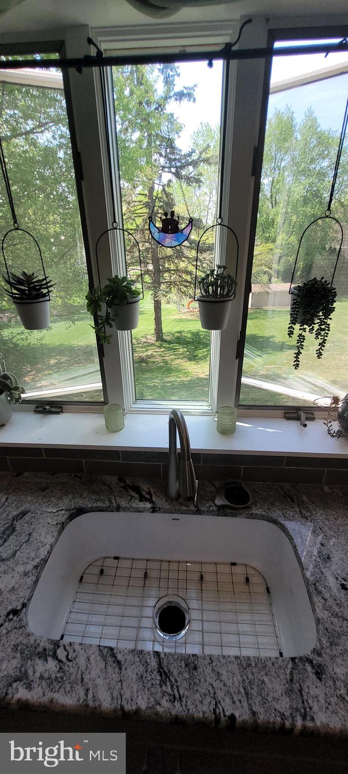 JEFFERSONVILLE - Residential