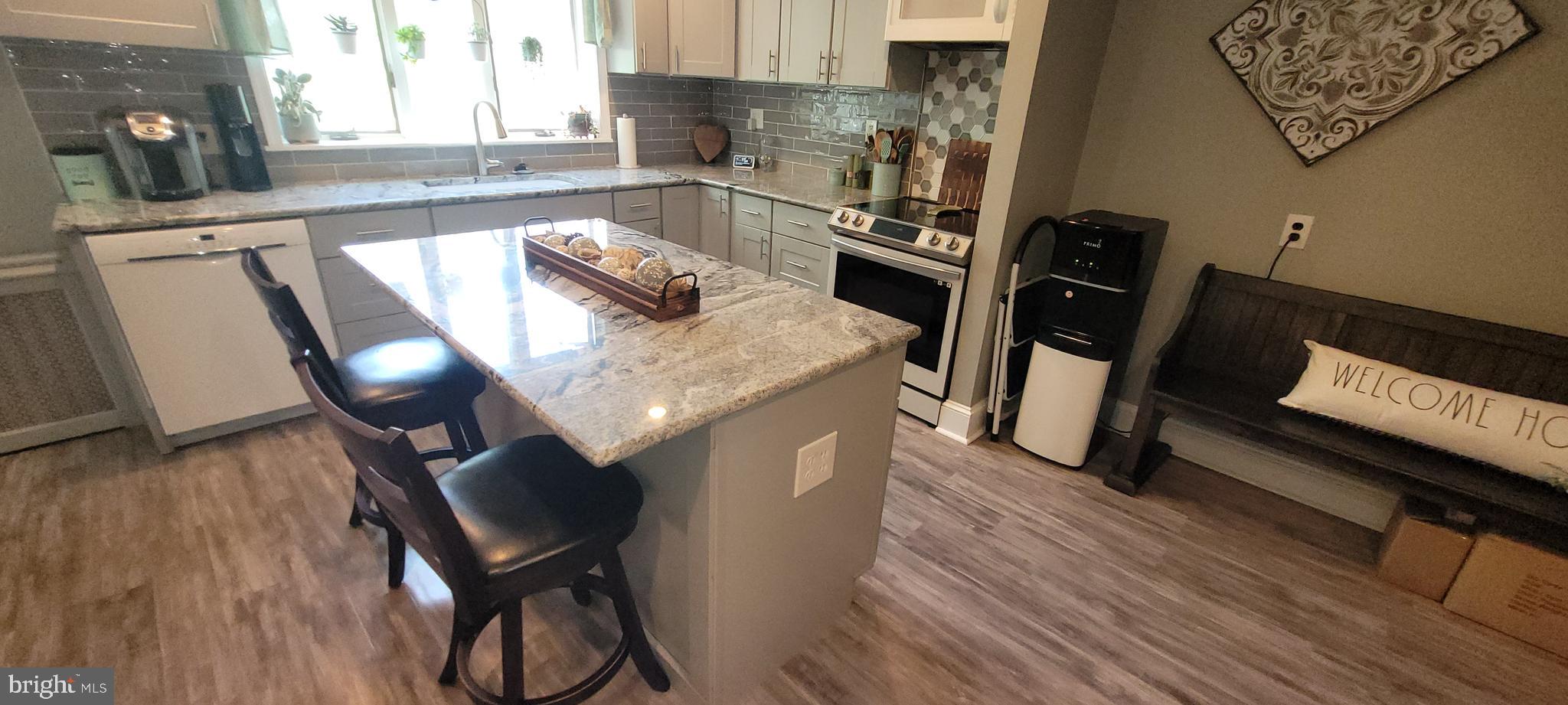 JEFFERSONVILLE - Residential