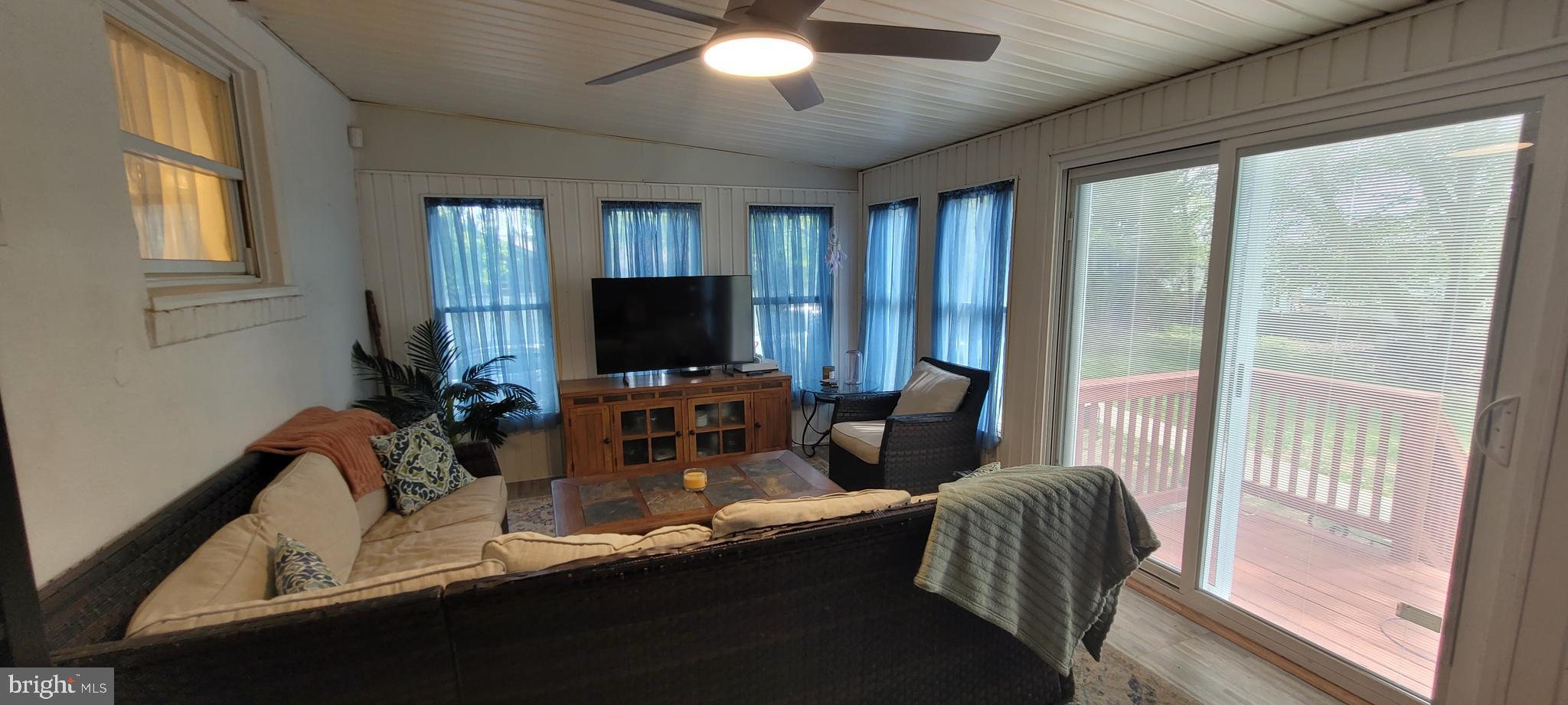 JEFFERSONVILLE - Residential