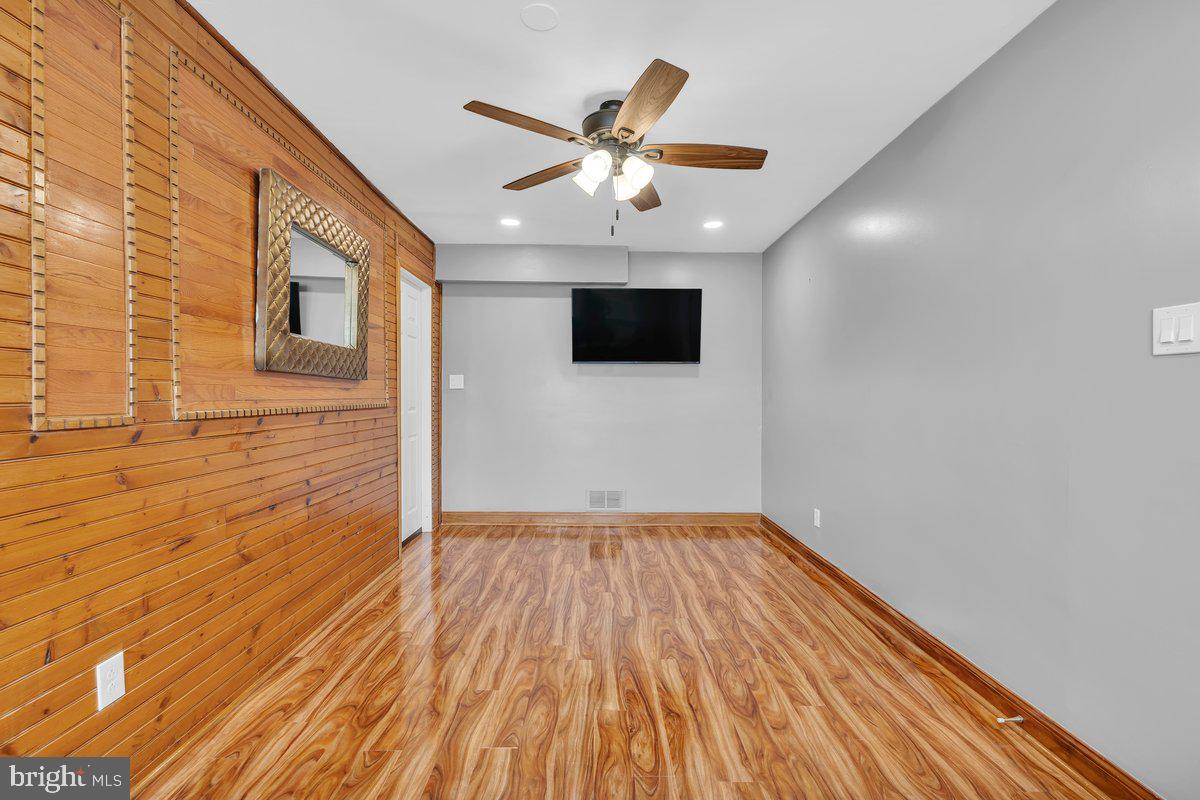 NESHAMINY VALLEY - Residential