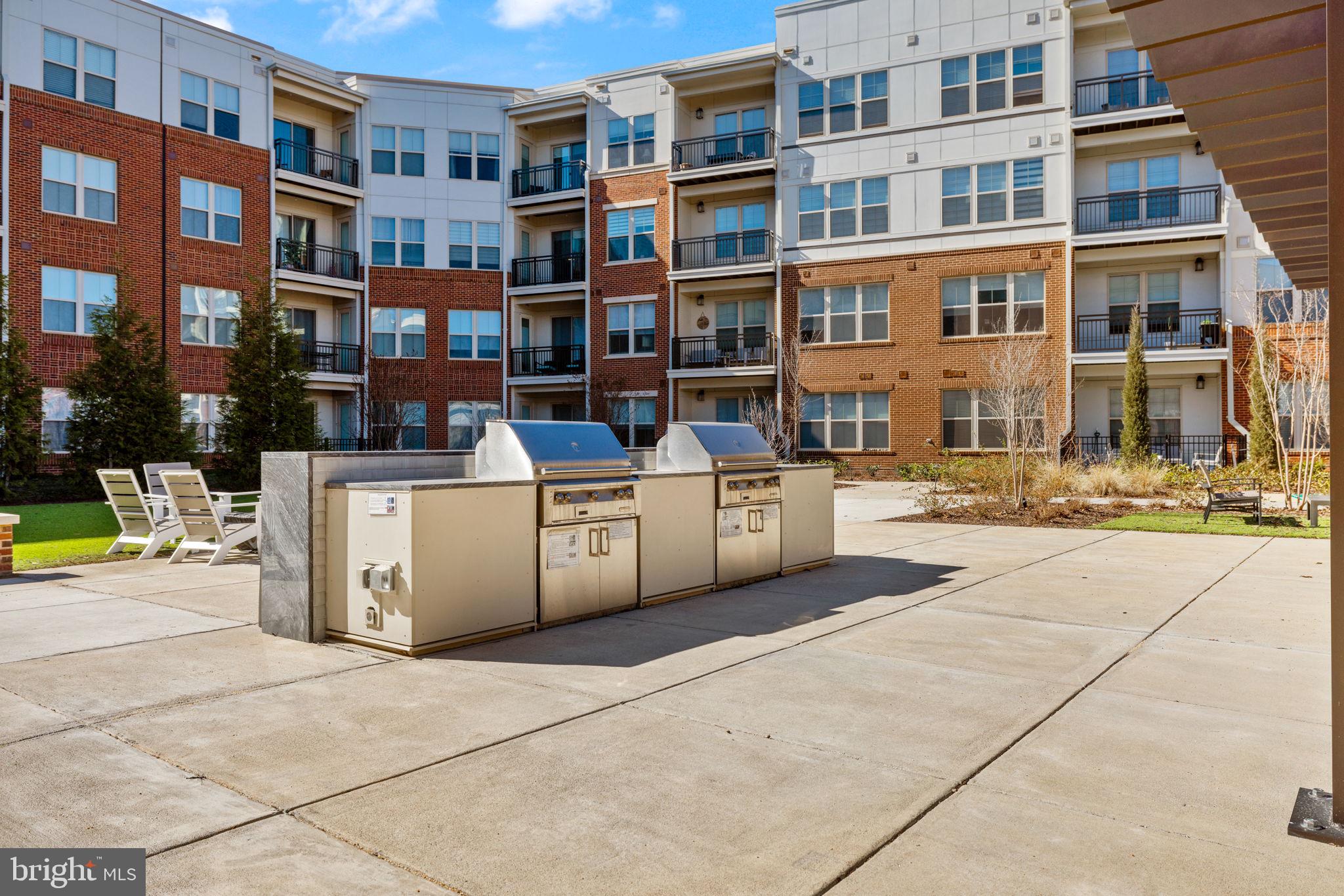 BOULEVARD VI TOWNS - Residential