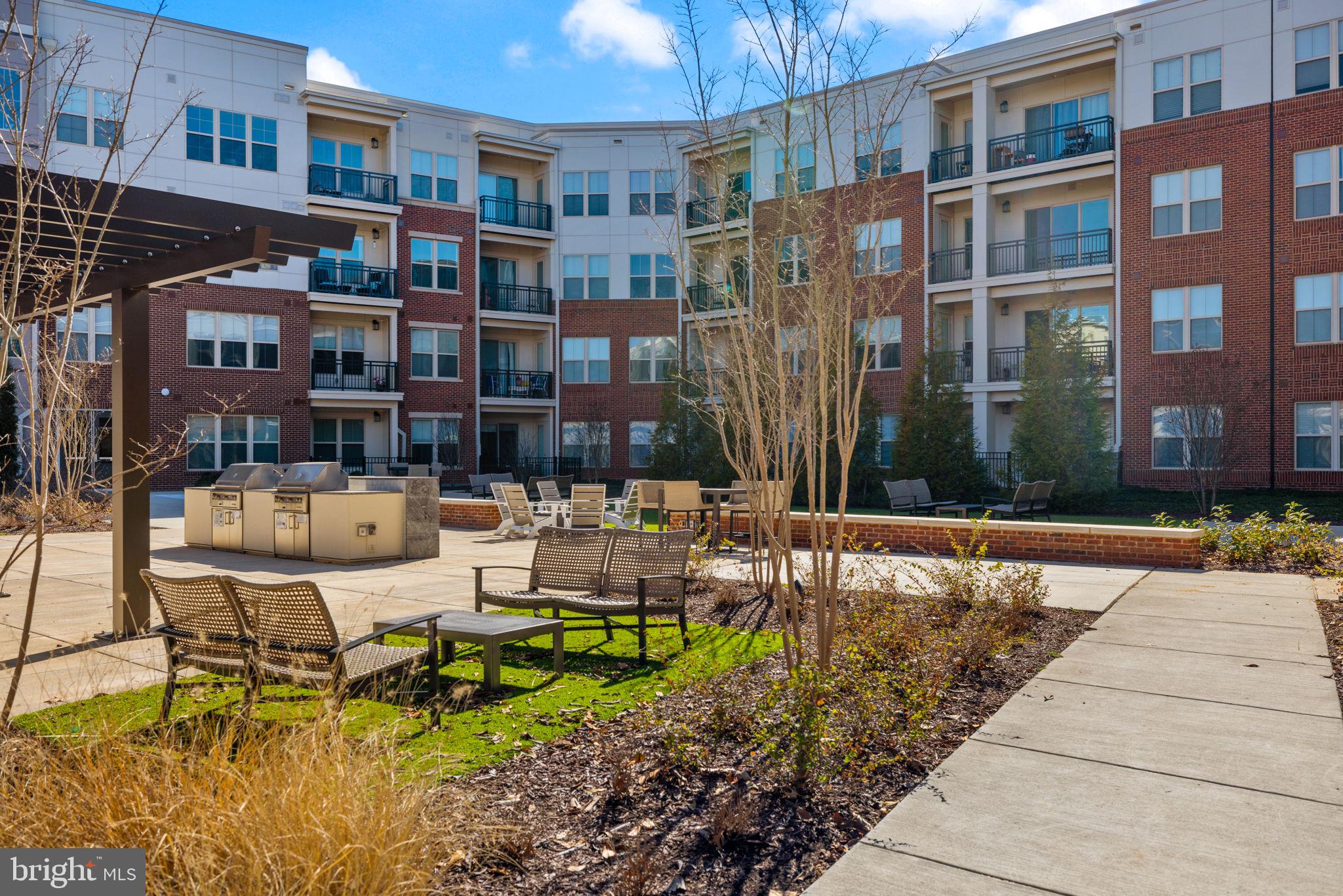 BOULEVARD VI TOWNS - Residential