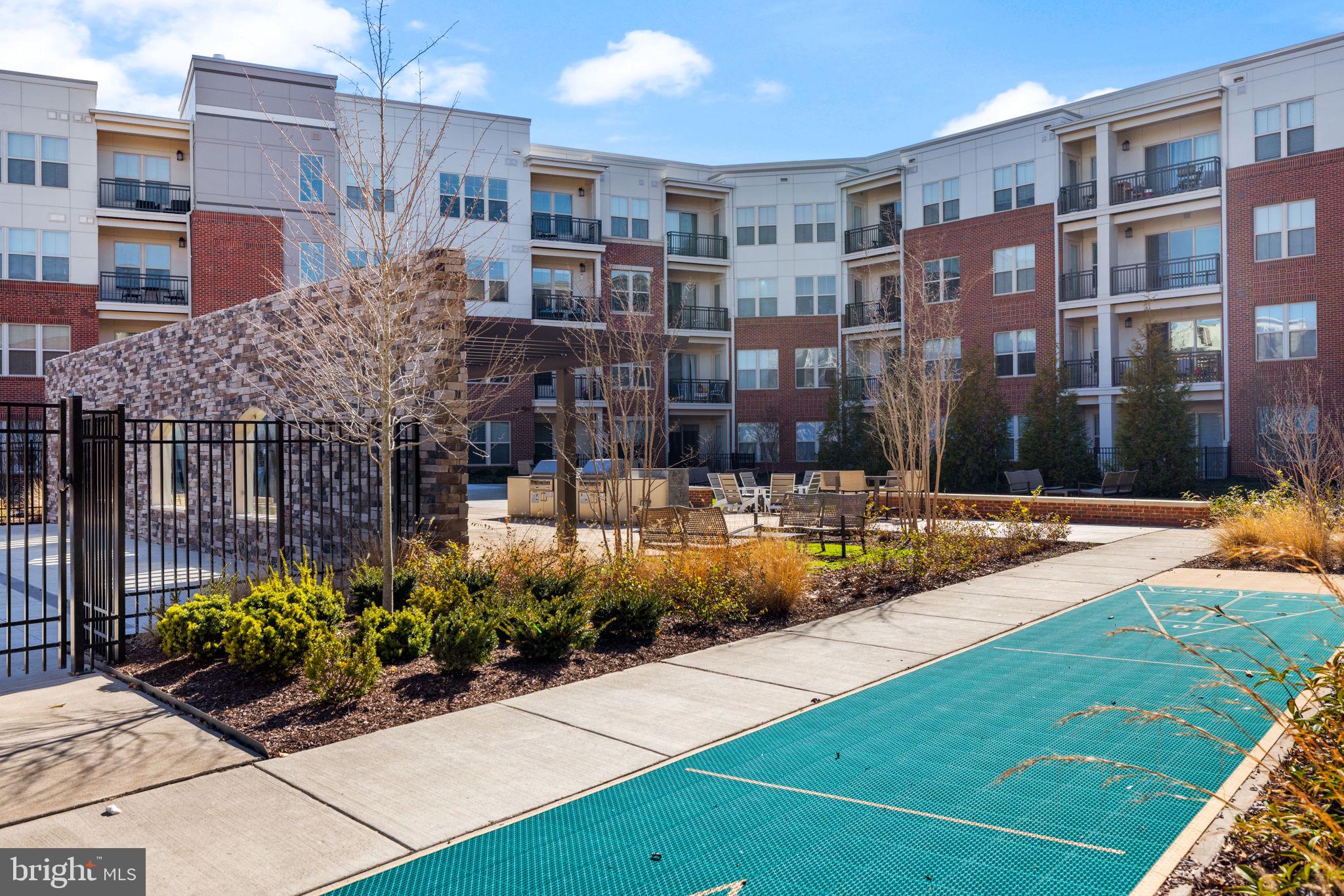 BOULEVARD VI TOWNS - Residential