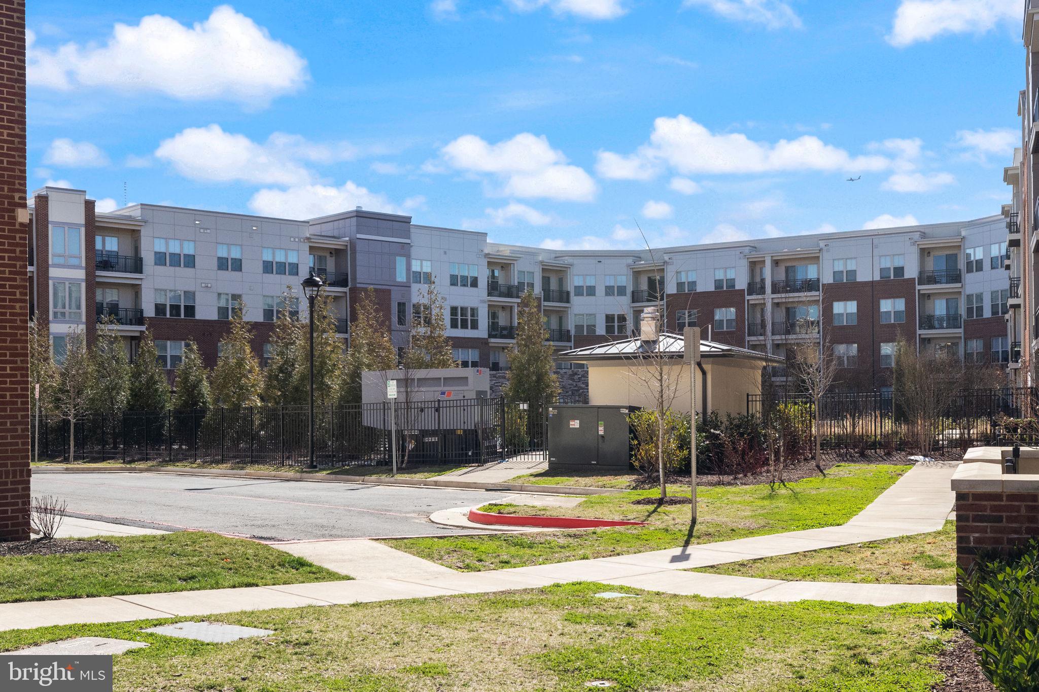 BOULEVARD VI TOWNS - Residential