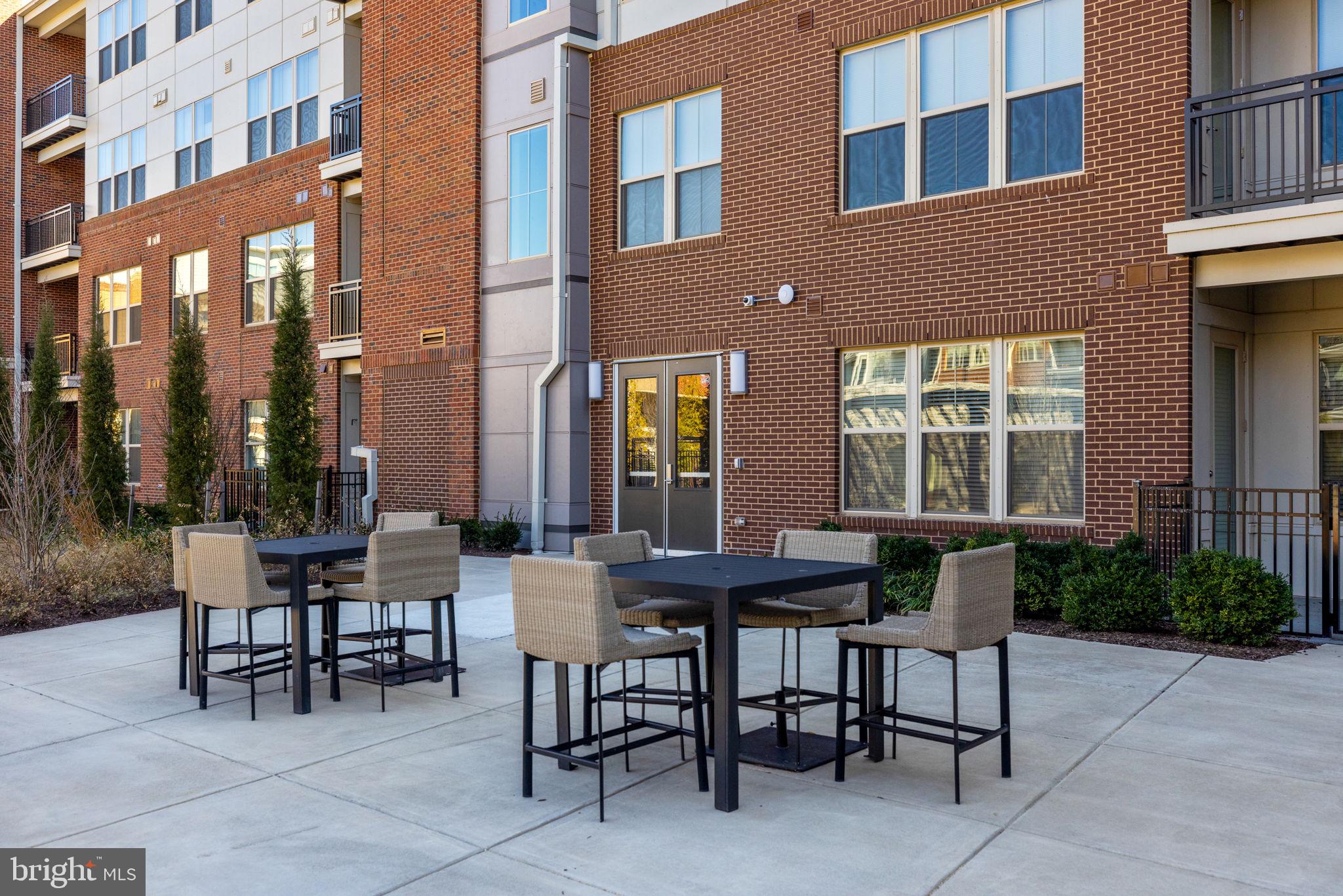 BOULEVARD VI TOWNS - Residential