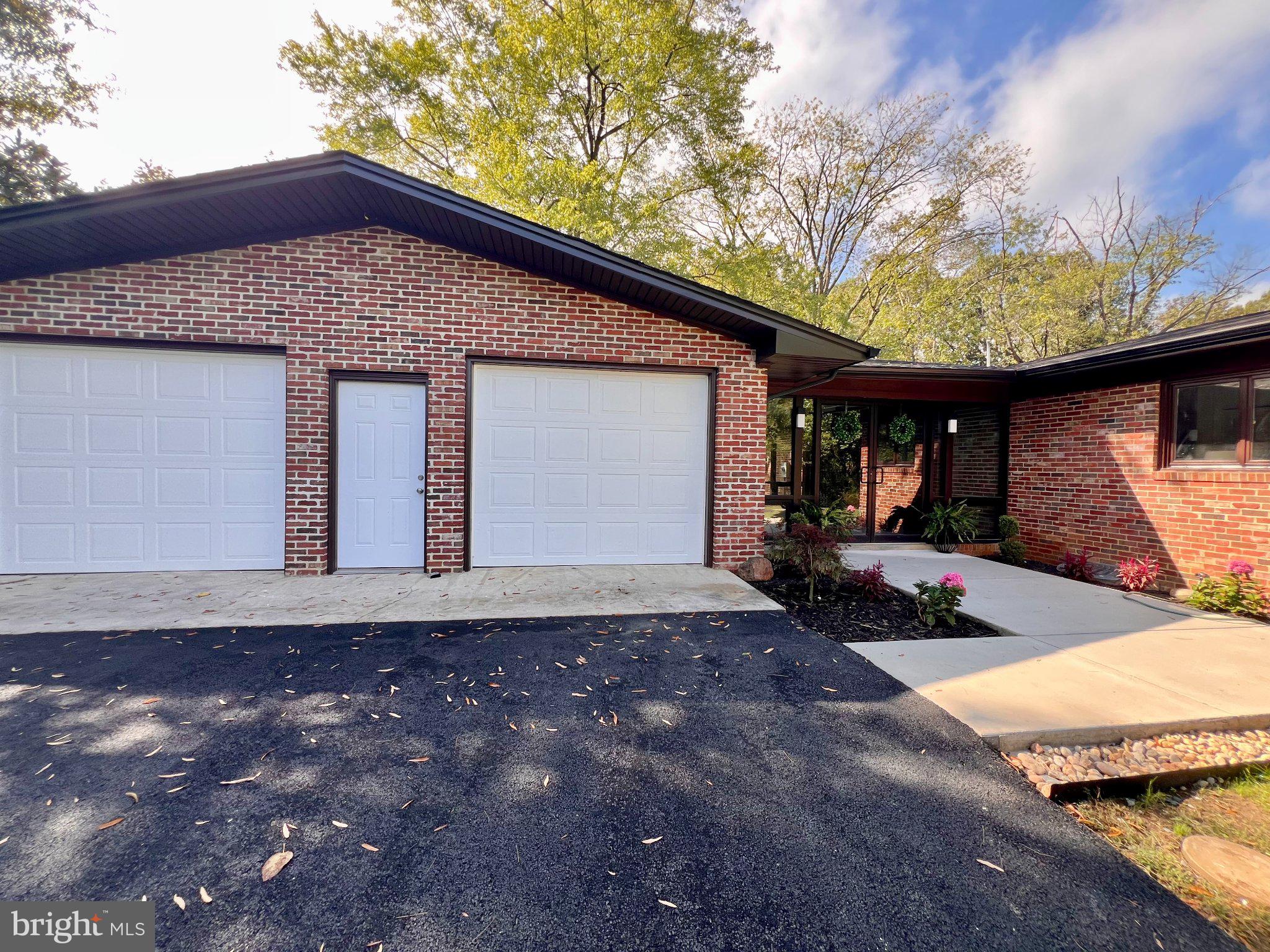 270 FERRY ROAD