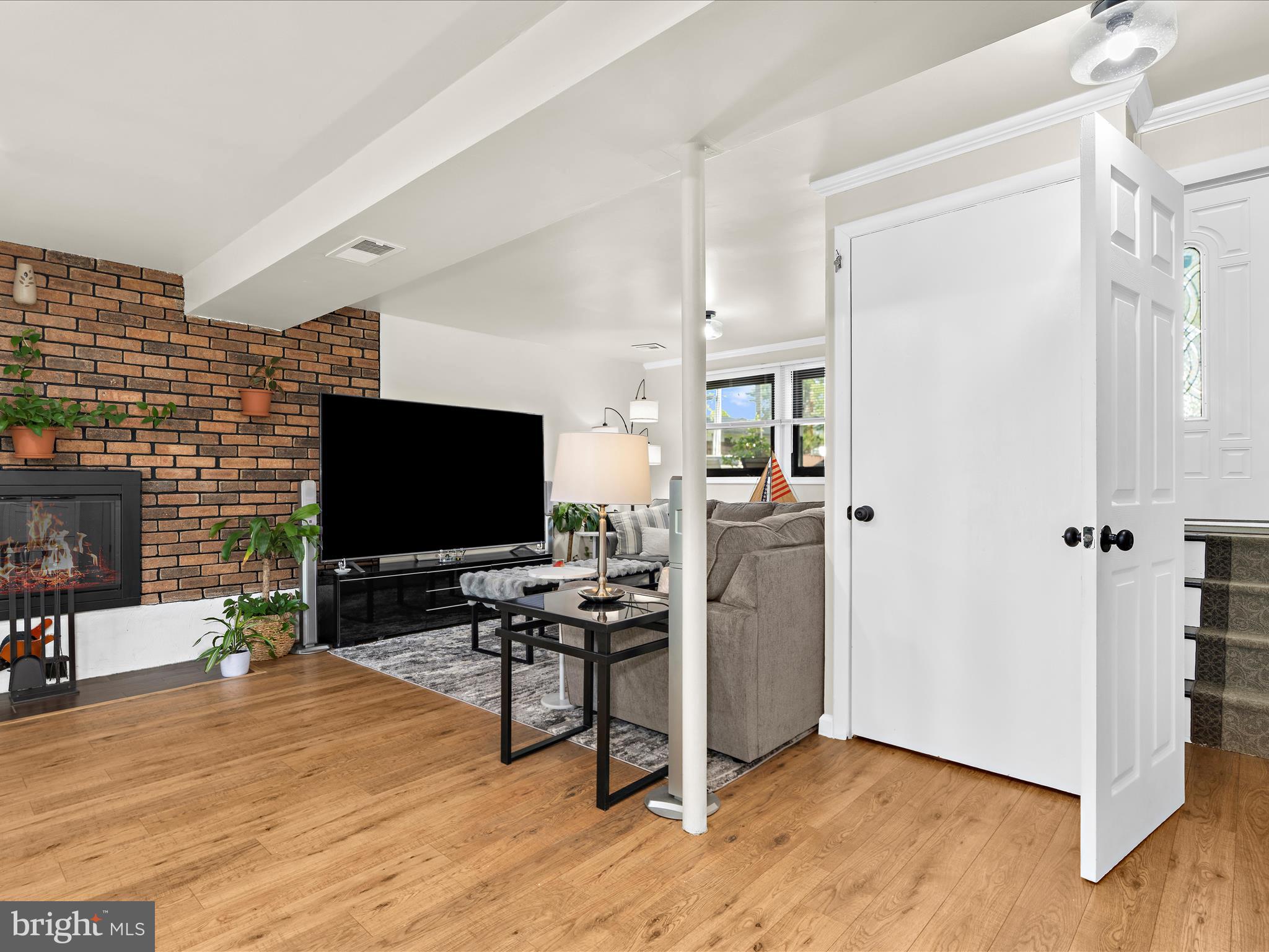 FOUR SEASONS ESTATES - Residential