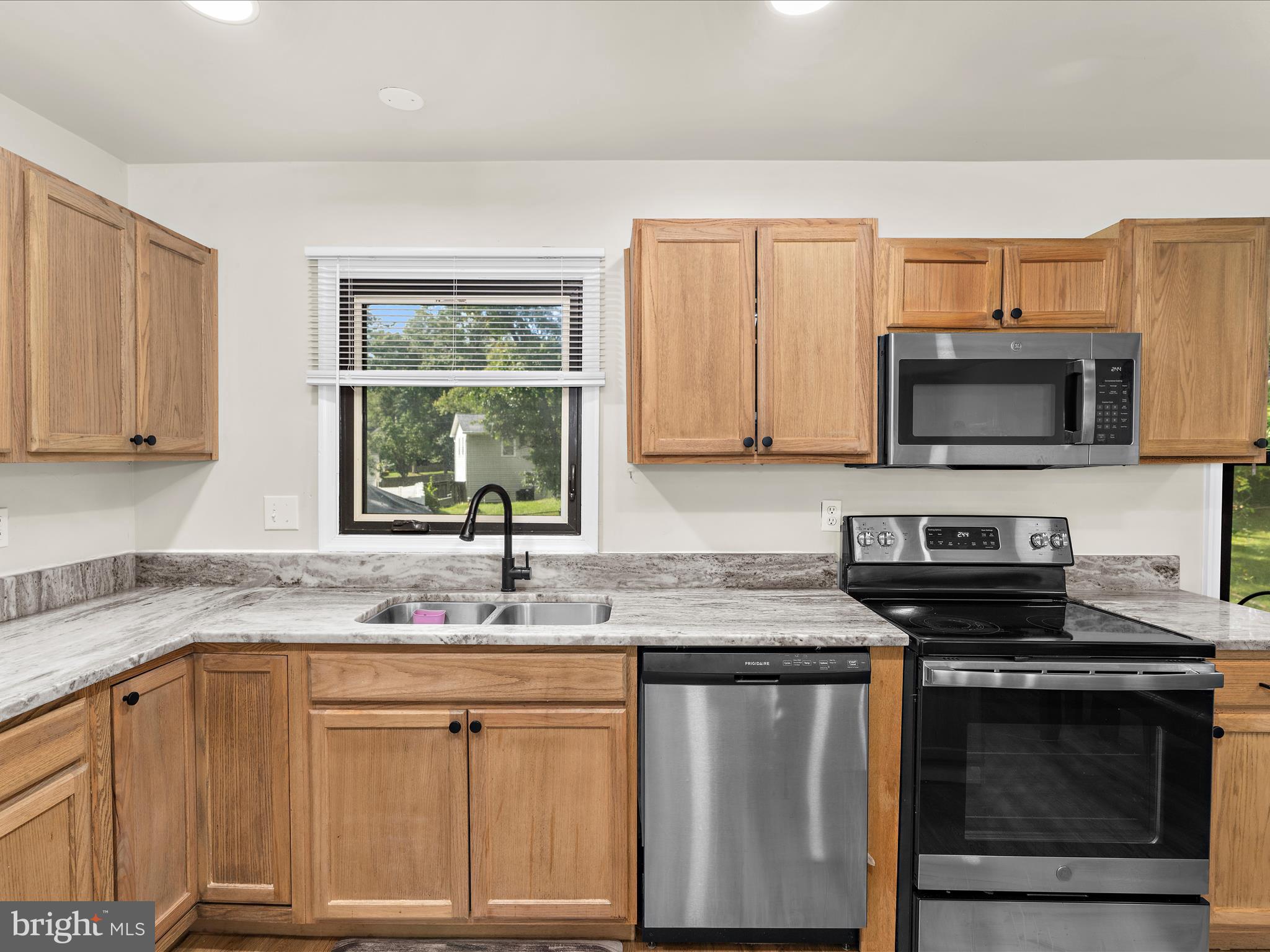 FOUR SEASONS ESTATES - Residential