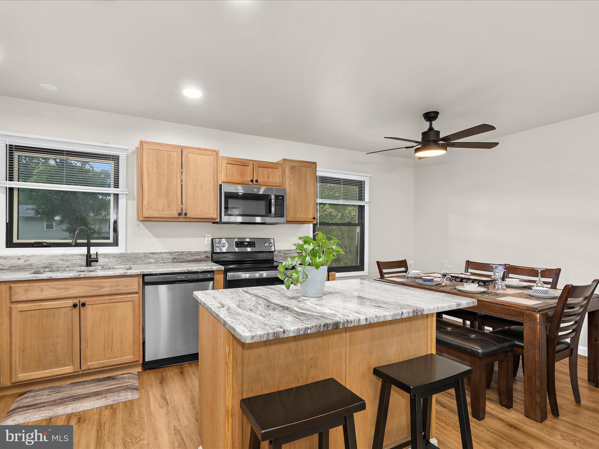 FOUR SEASONS ESTATES - Residential