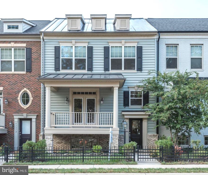 Beautiful townhome with 3 Bedrooms, 2.5 Bathrooms, 2-car garage, hardwoods on main level, sun-filled kitchen featuring granite countertops, stainless steel appliances, large island, and outside deck. Master bedroom with tray ceiling and upgraded master bath with spacious shower. PERFECT location near Toll Road and Ashburn Metro stop!