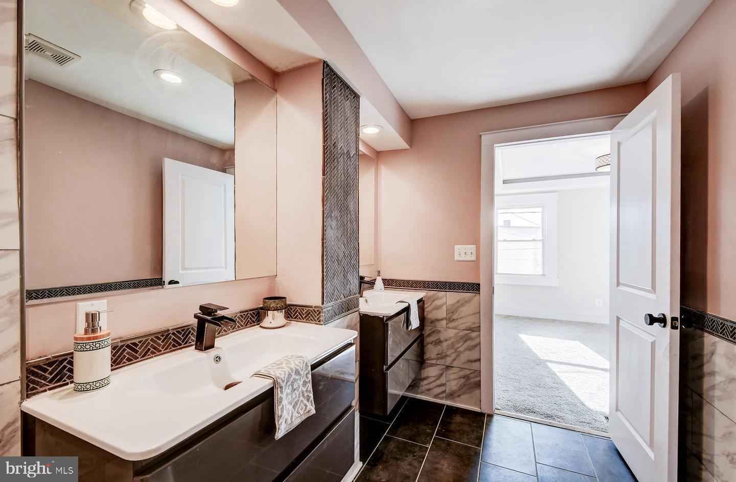 HIGHLANDTOWN - Residential Lease