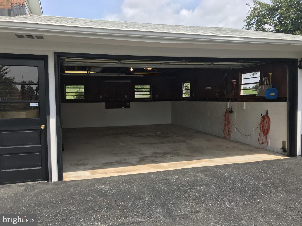 WALNUT HILL ESTATES - Residential