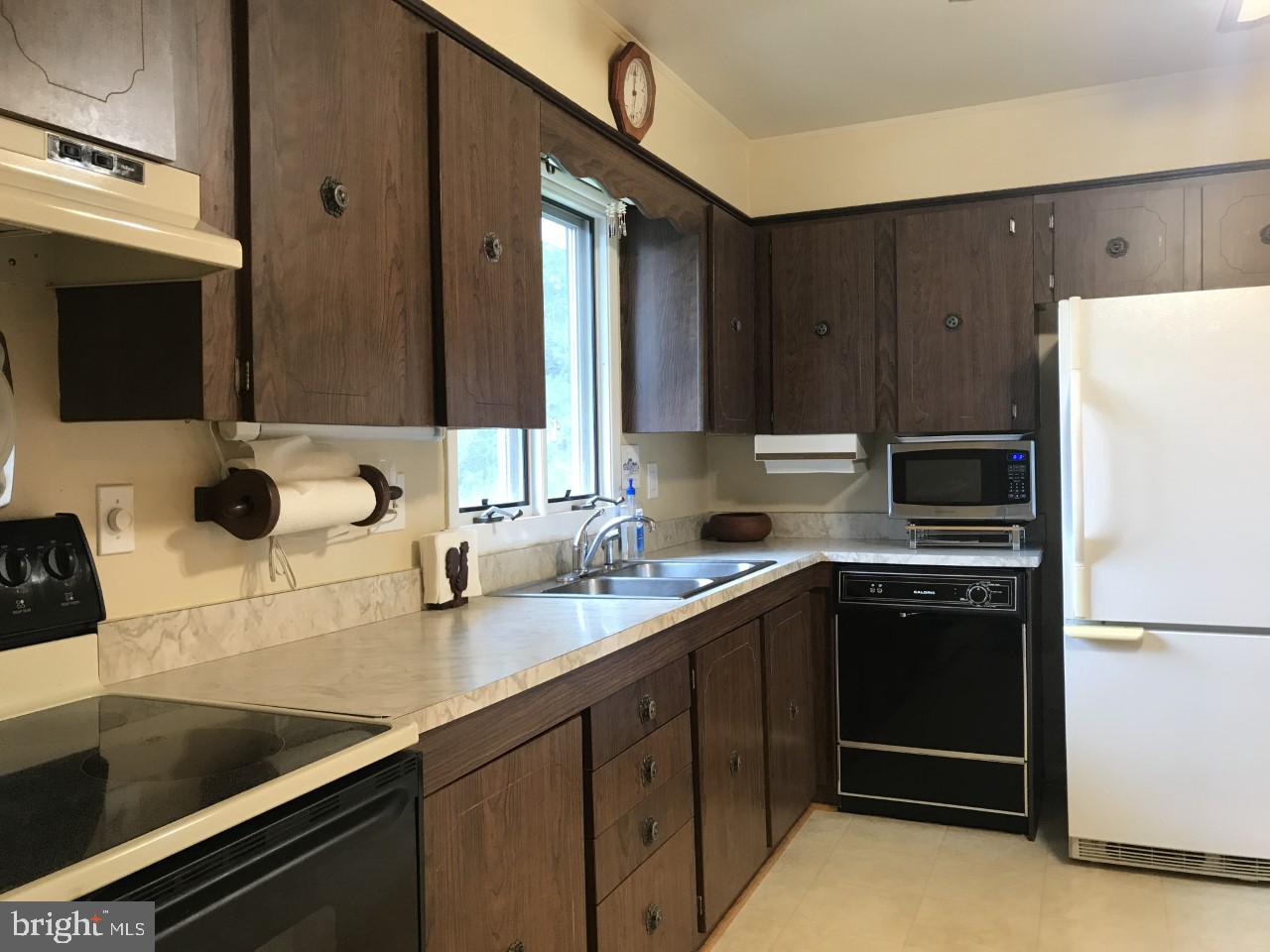 WALNUT HILL ESTATES - Residential