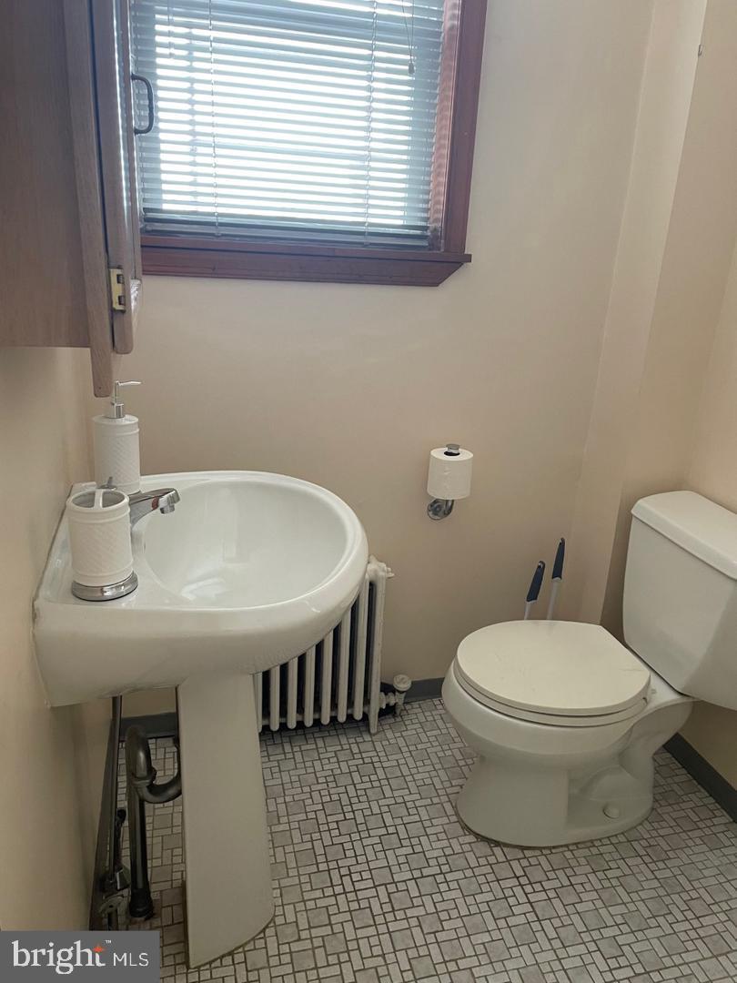 PORT RICHMOND - Commercial Sale