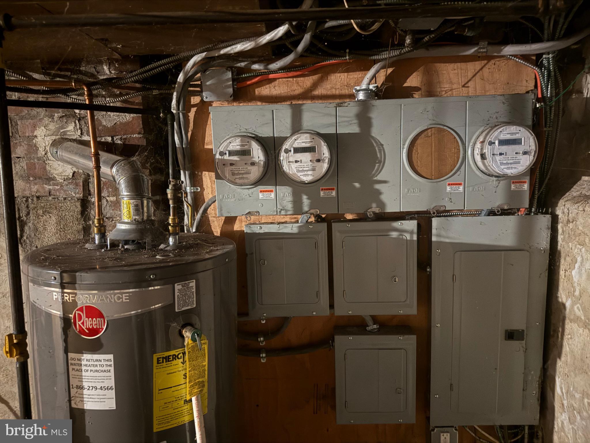 PORT RICHMOND - Commercial Sale