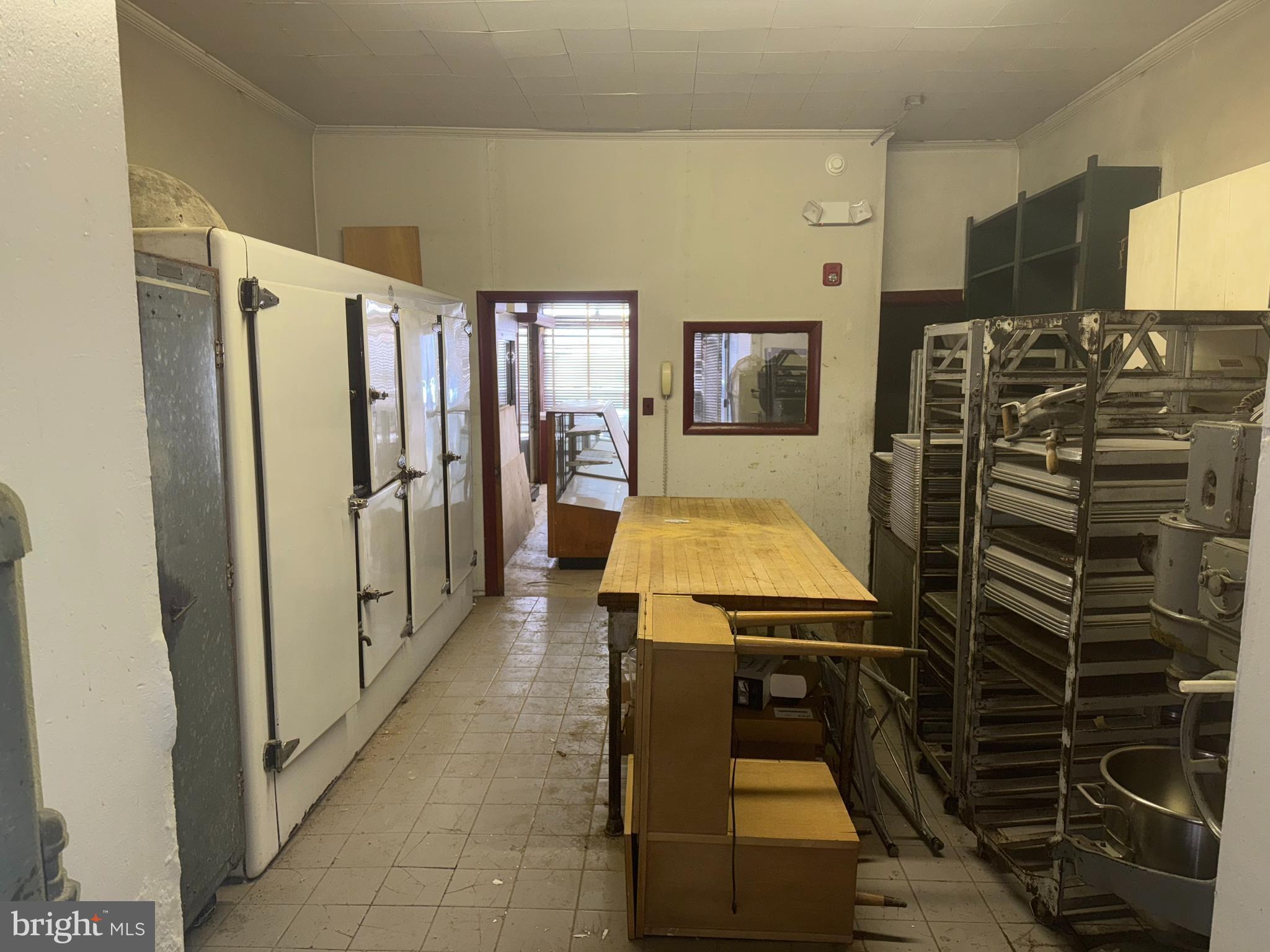 PORT RICHMOND - Commercial Sale