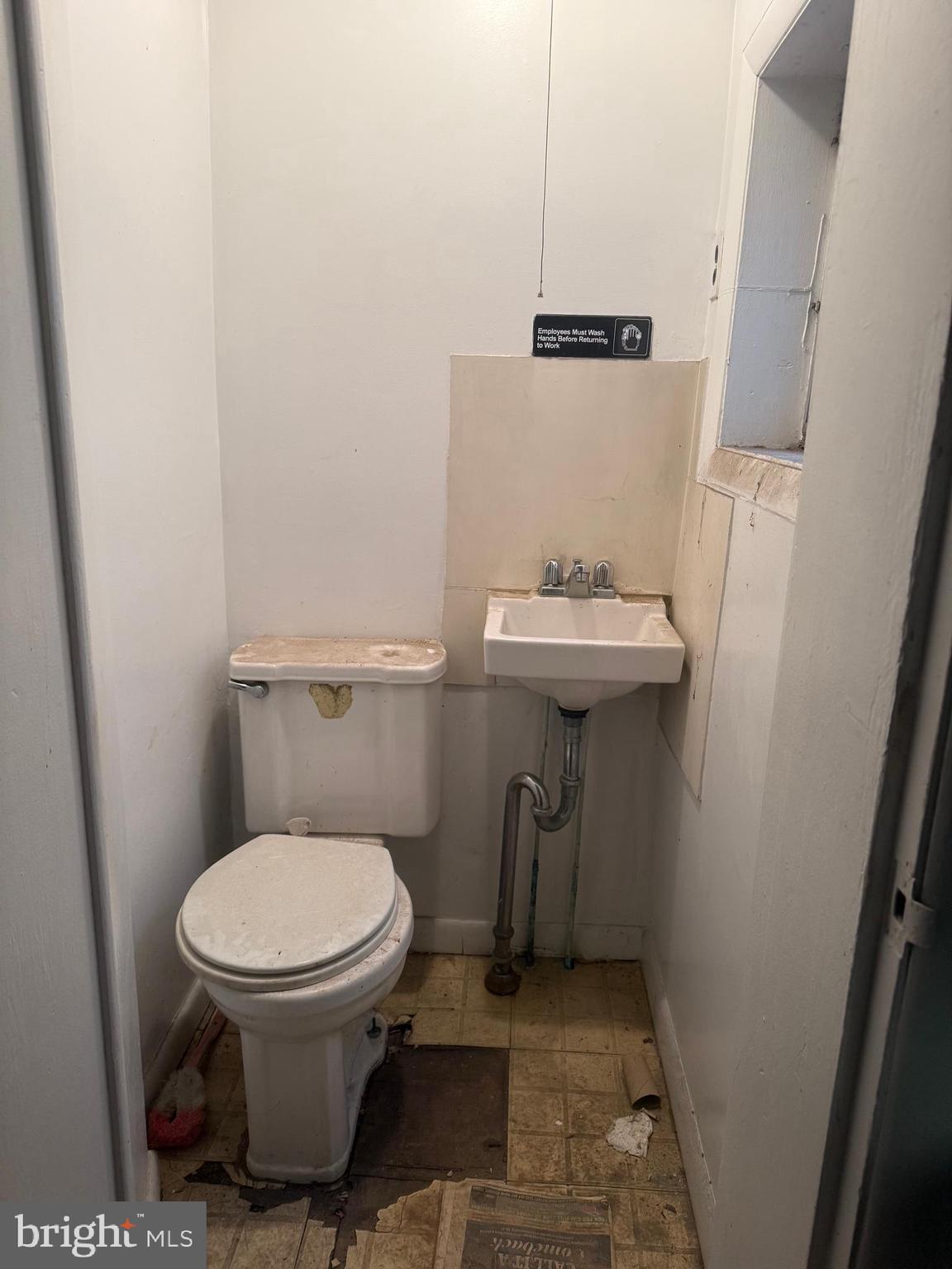 PORT RICHMOND - Commercial Sale