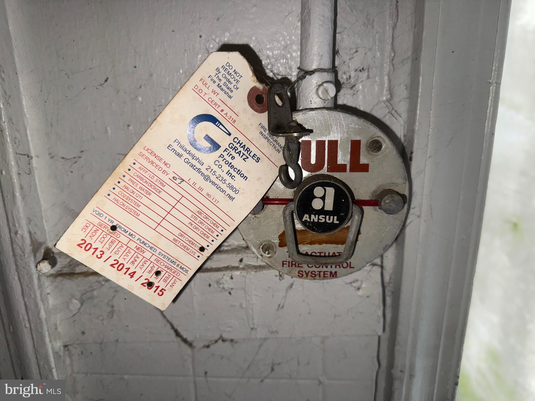 PORT RICHMOND - Commercial Sale