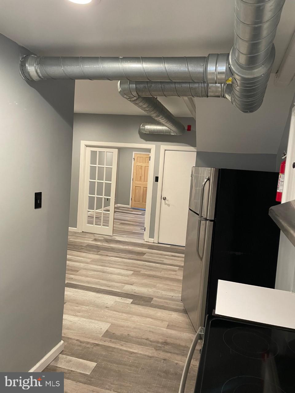 PORT RICHMOND - Commercial Sale