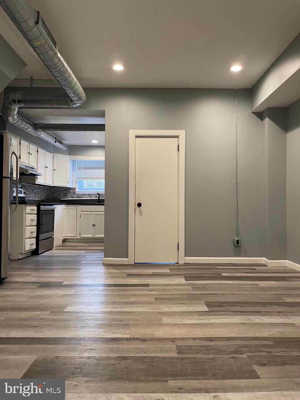 PORT RICHMOND - Commercial Sale