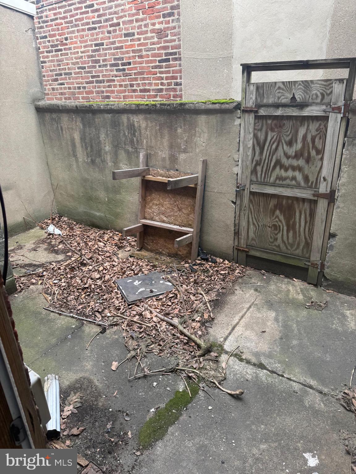 PORT RICHMOND - Commercial Sale