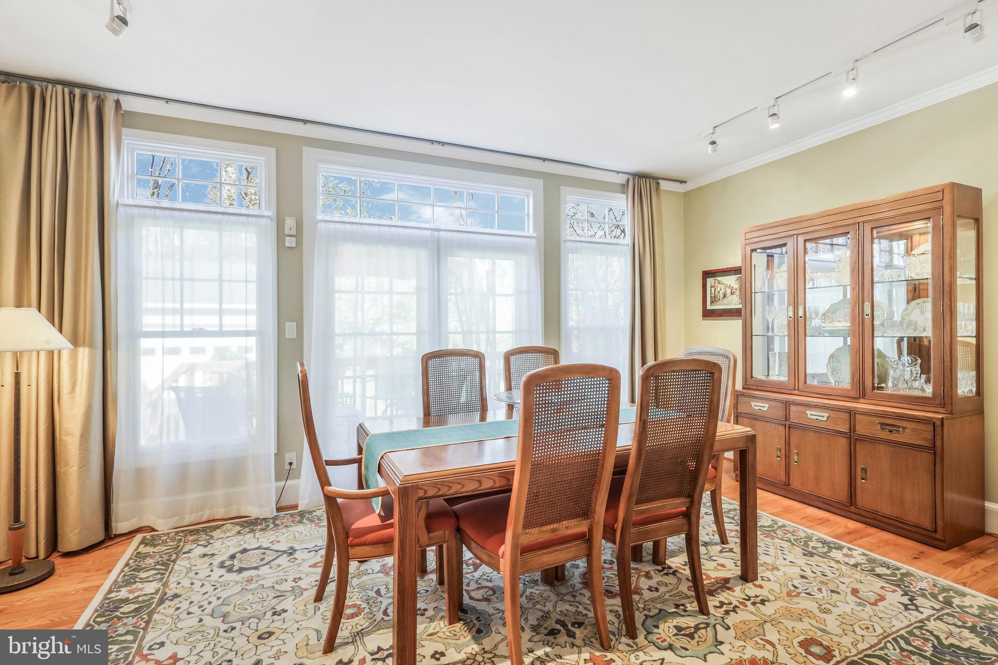 ROSEMONT - Residential