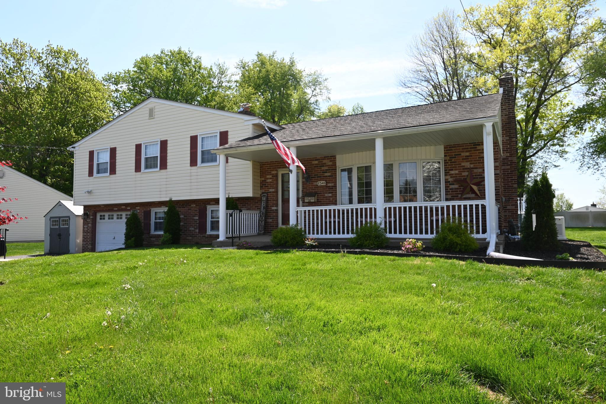 VILLAGE GREEN KNOLL - Residential