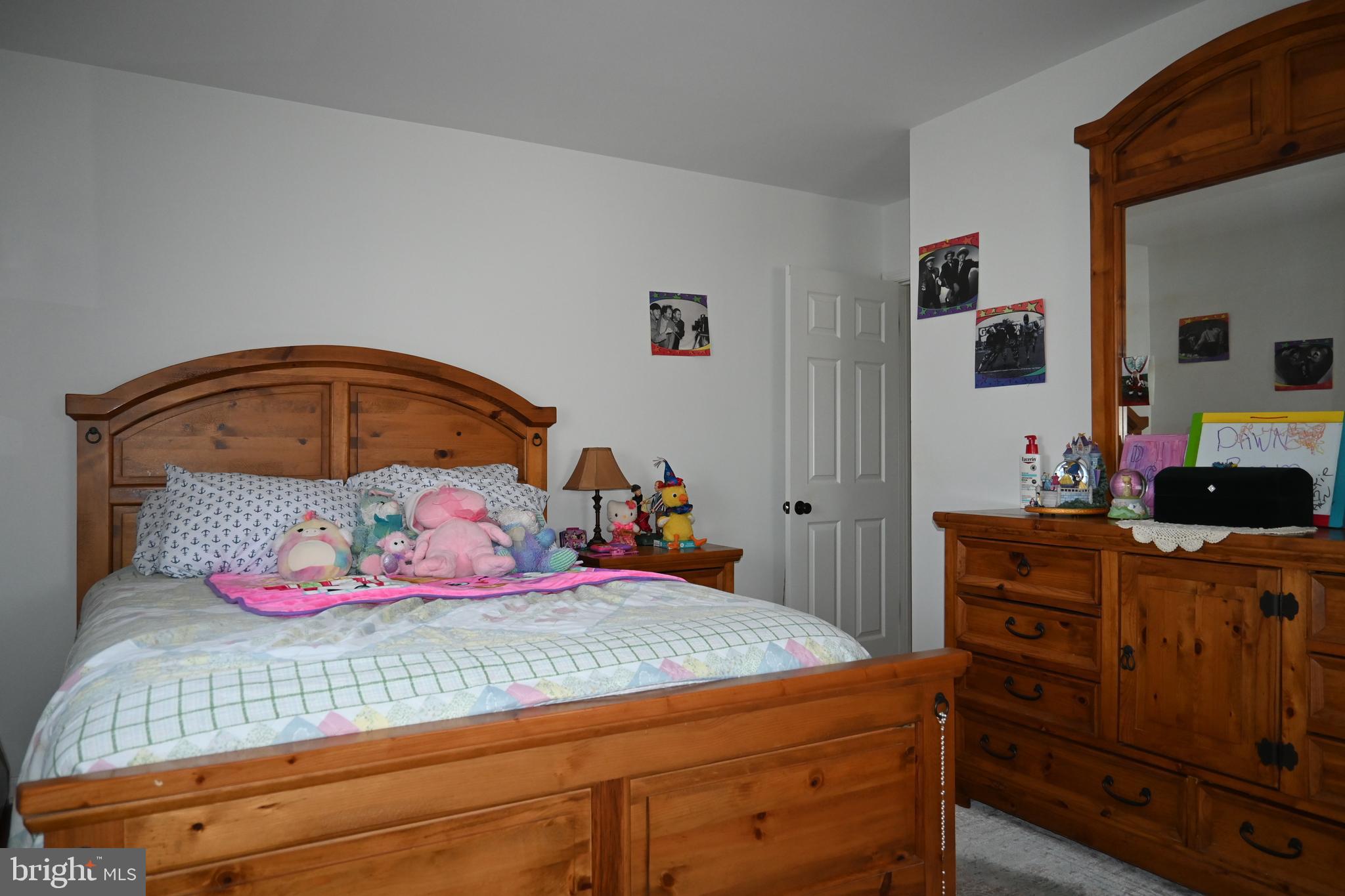 VILLAGE GREEN KNOLL - Residential