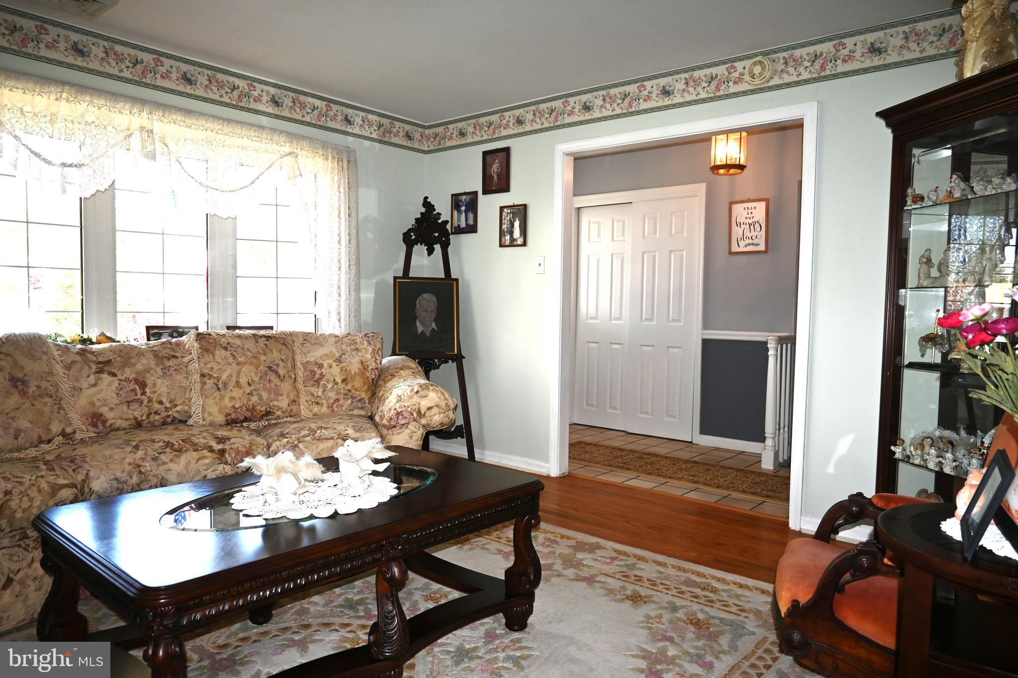 VILLAGE GREEN KNOLL - Residential