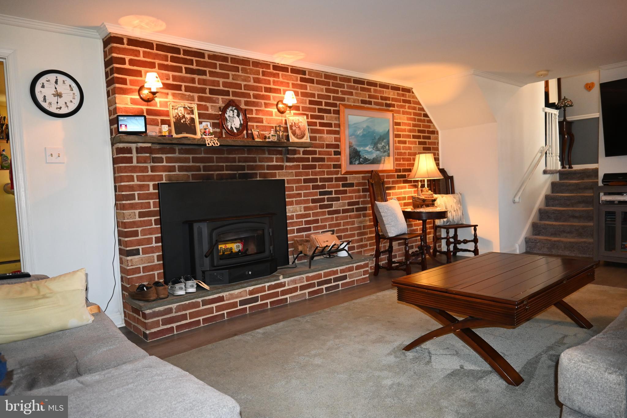 VILLAGE GREEN KNOLL - Residential