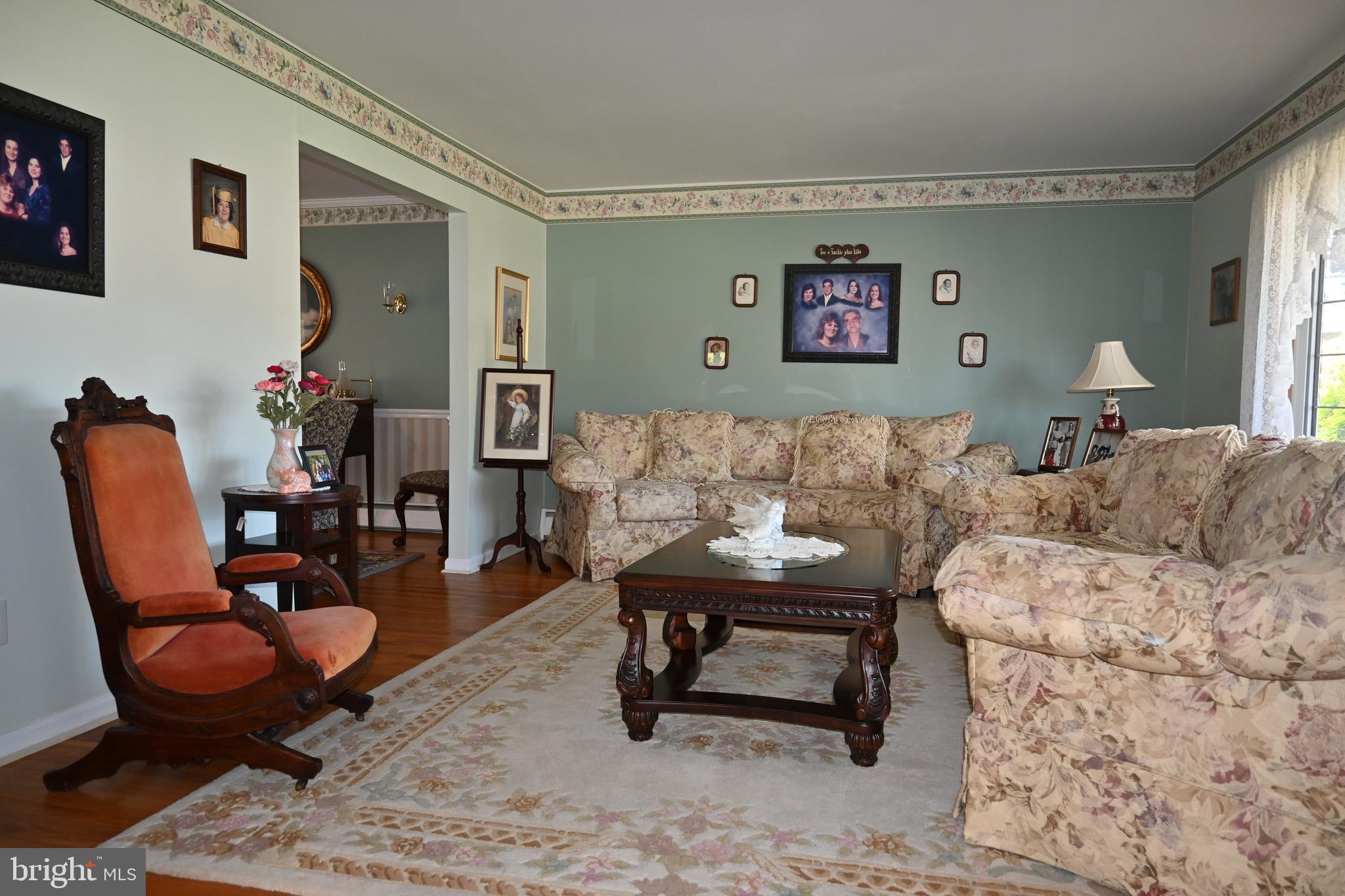 VILLAGE GREEN KNOLL - Residential