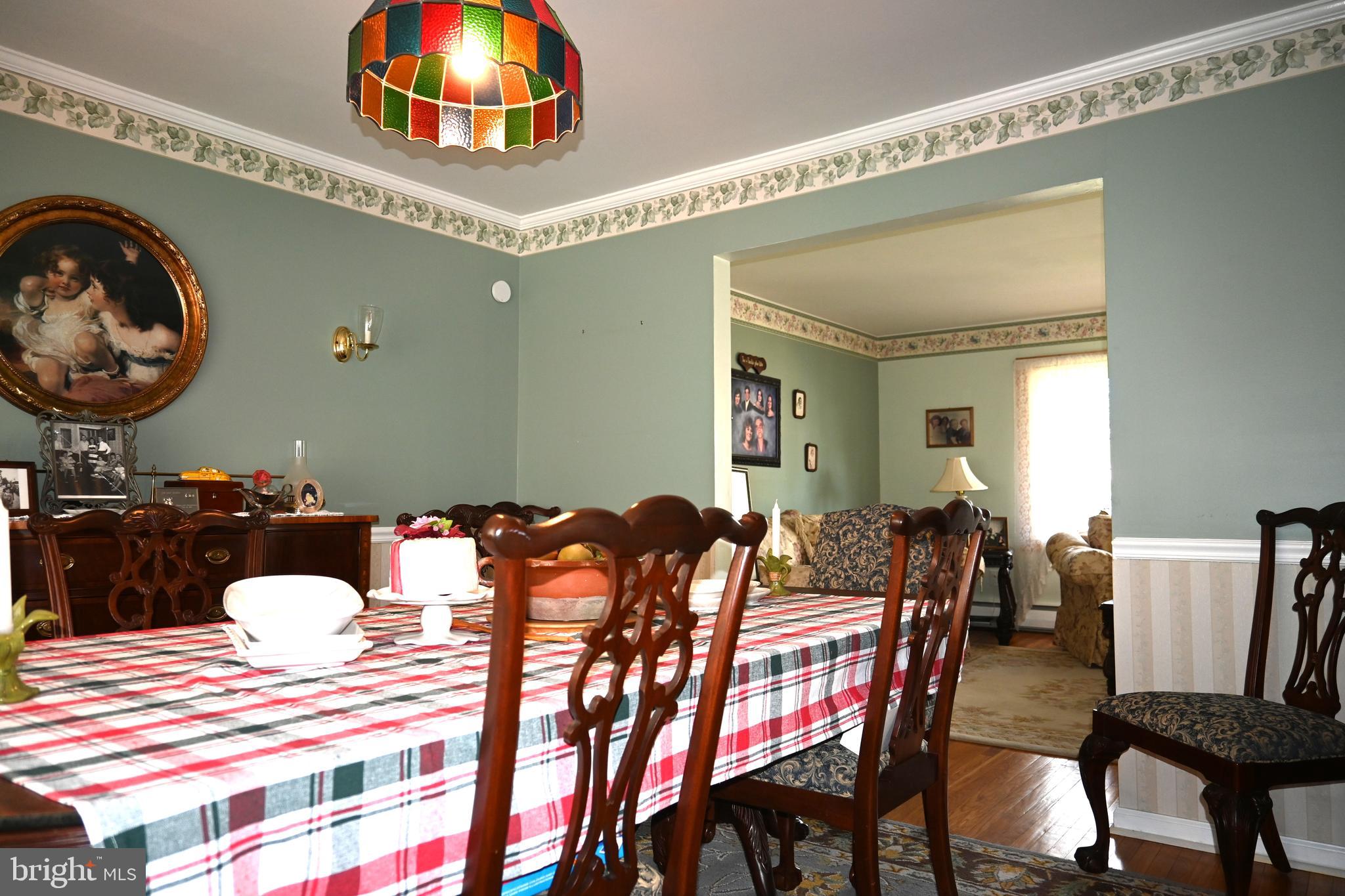 VILLAGE GREEN KNOLL - Residential
