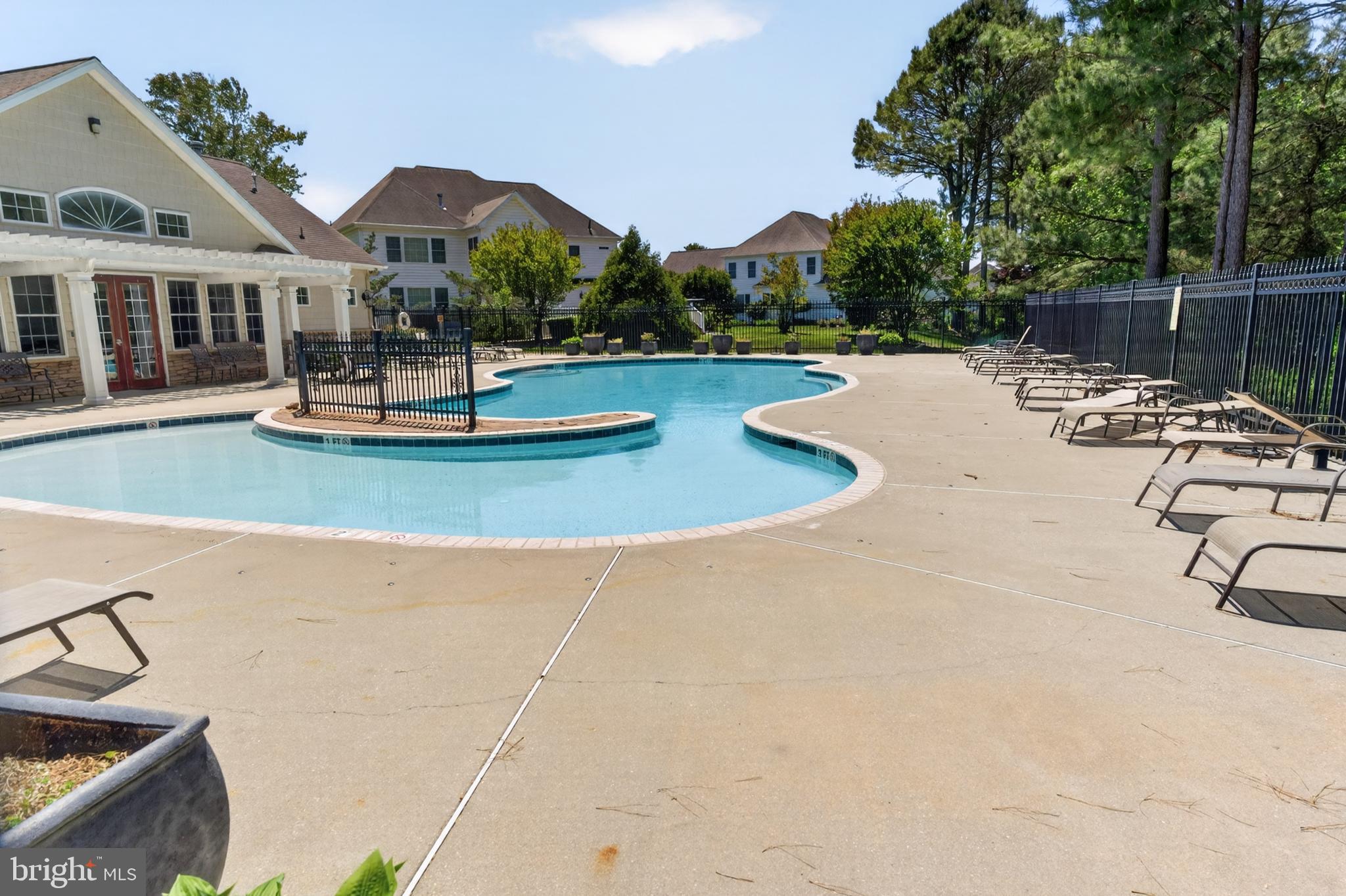 ROWENS MILL - Residential