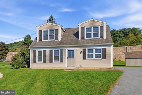 Homes For Sale - 307 Paul Circle<br/> DOWNINGTOWN, PA 19335