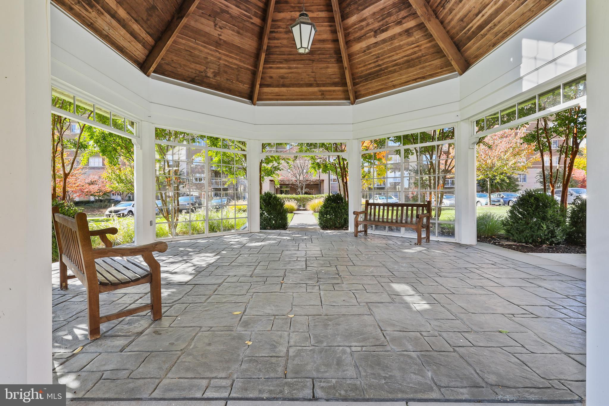 ROUNDWOOD RIDGE - Residential