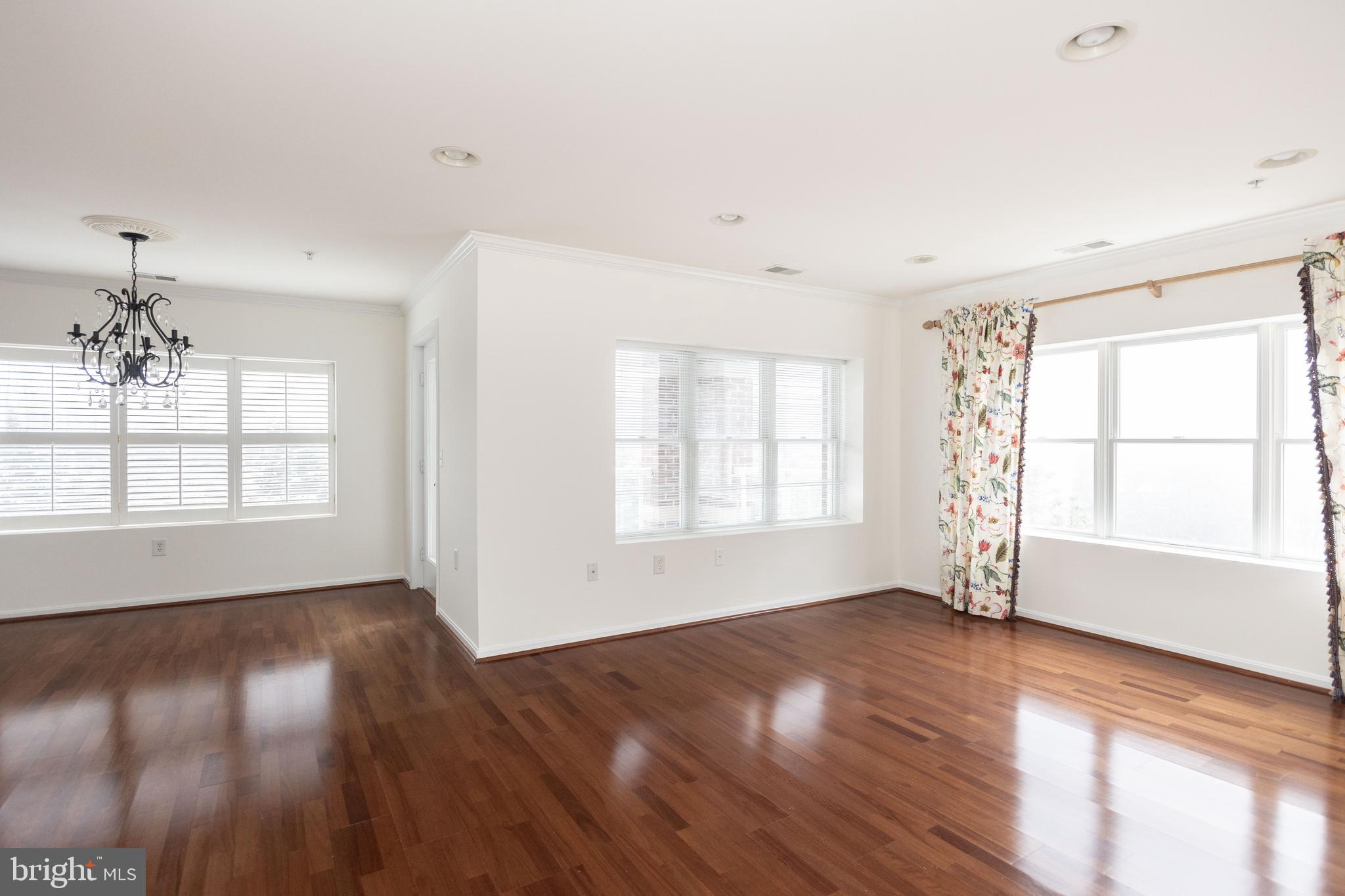 ROUNDWOOD RIDGE - Residential