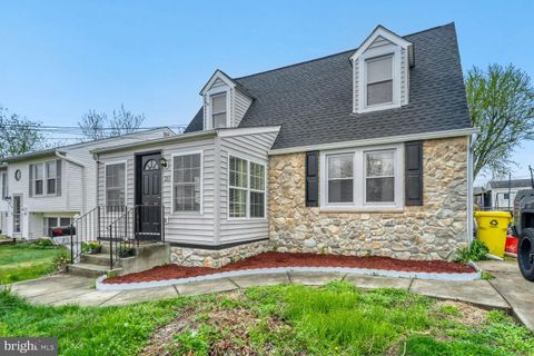 Homes For Sale - 211 Lake Road<br/> PASADENA, MD 21122