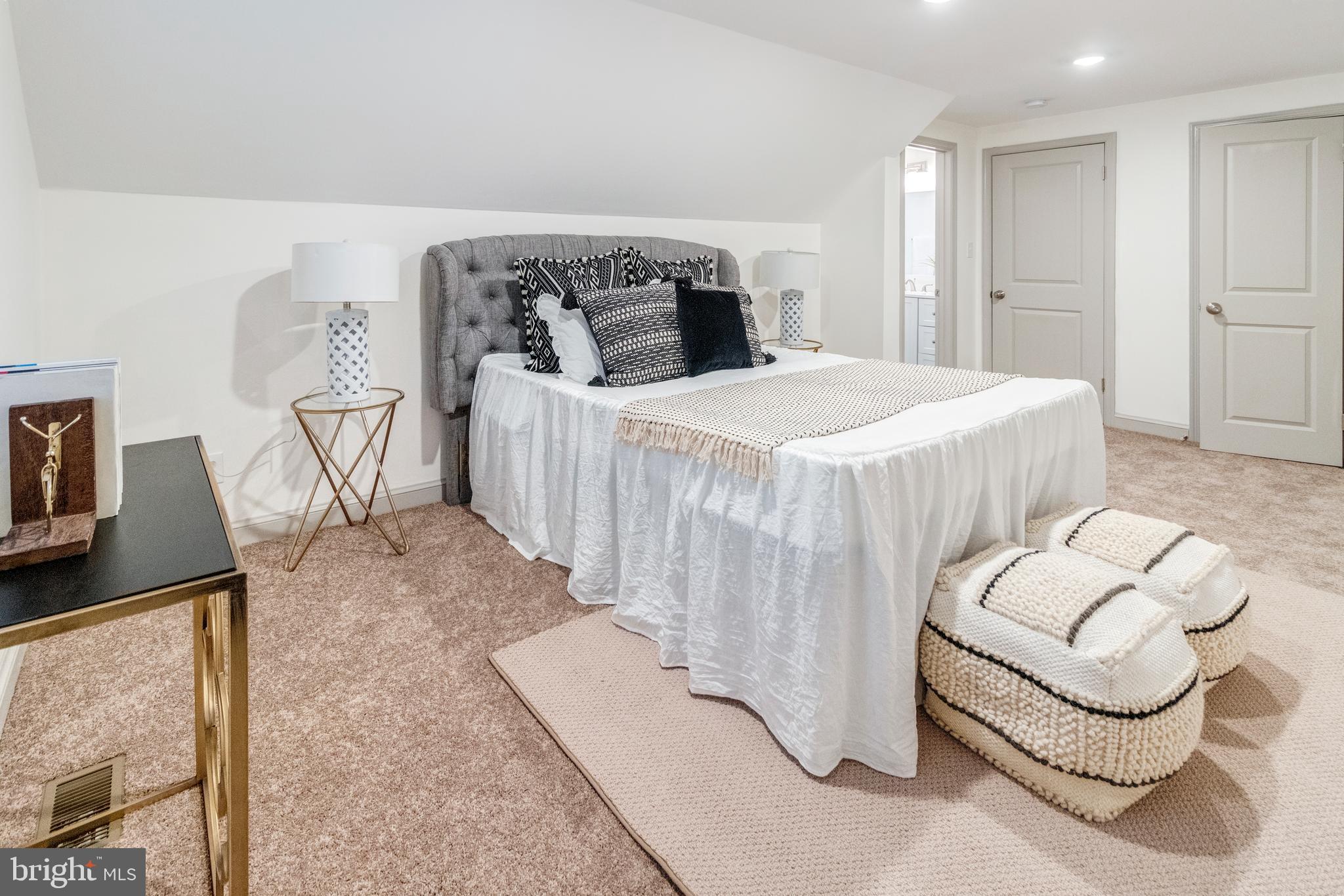 TEMPLE HILLS - Residential