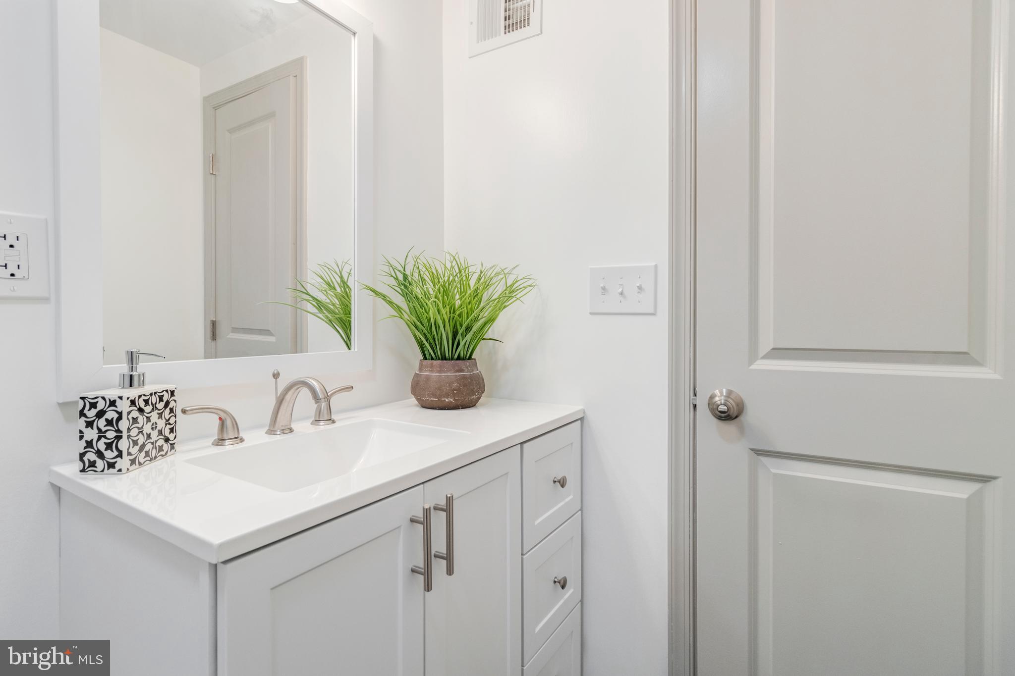 TEMPLE HILLS - Residential